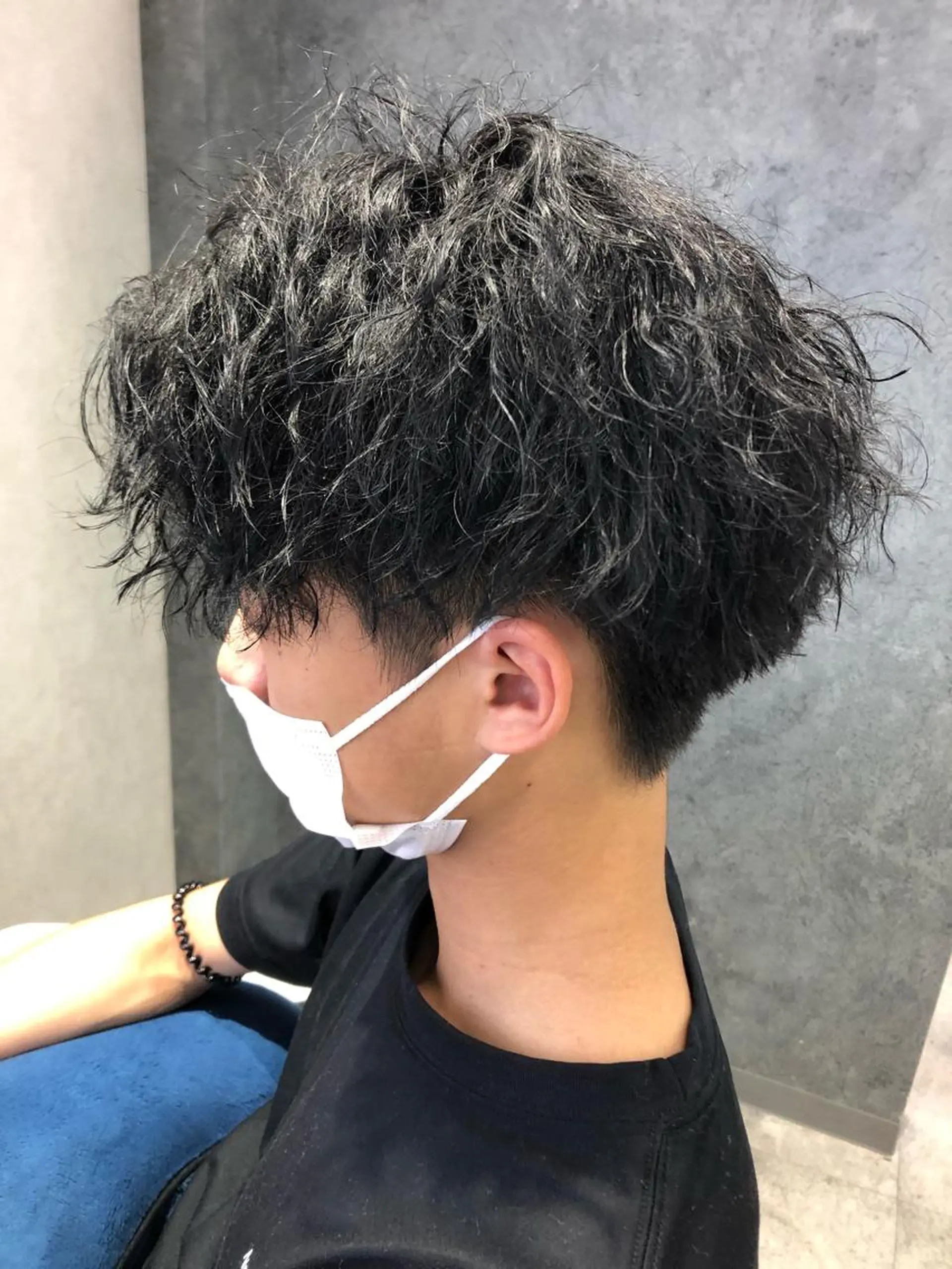 パーマ メンズ センターパート メンズパーマ ツーブロック 波巻きパーマ カット パーマ トリートメント Noyヨシモト ヒロトのヘアスタイル