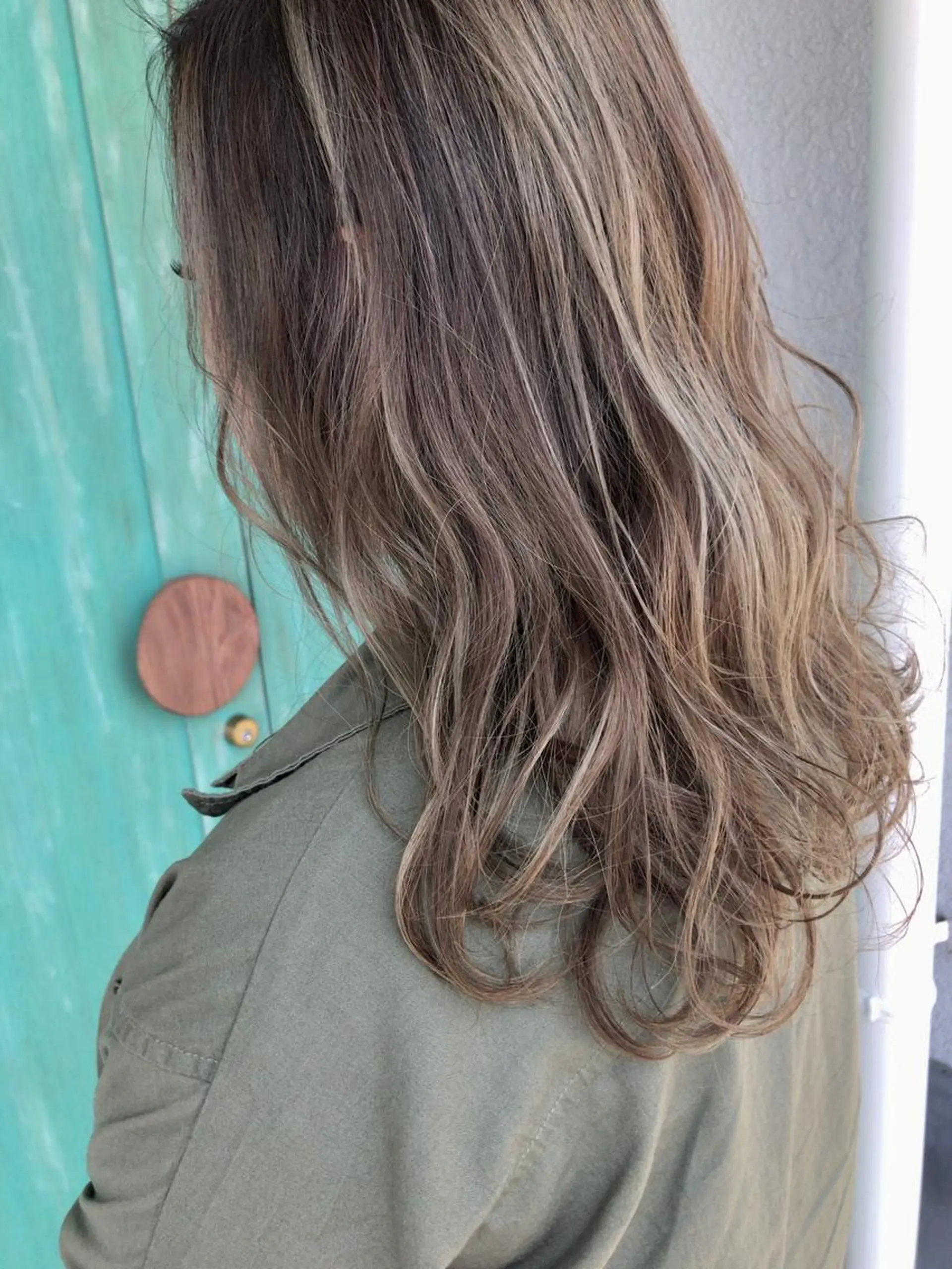 セミロング カラー ヘアカラー レイヤーカット匠 イソザキノリユキのヘアスタイル