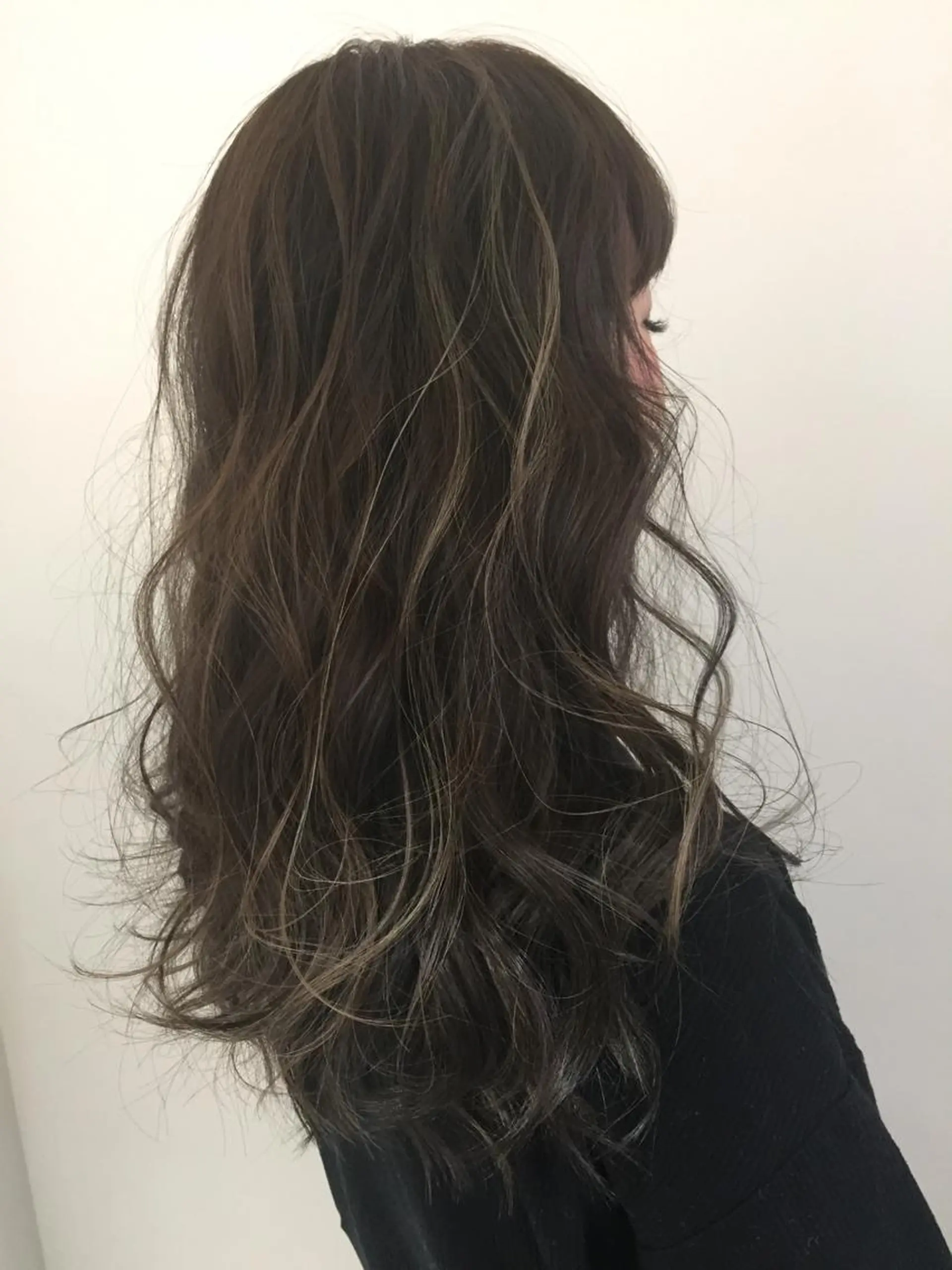 セミロング カラー アッシュ ベージュカラー ハイライトカラー ハイライト ✂️小顔カット✂️ 山本有紀のヘアスタイル