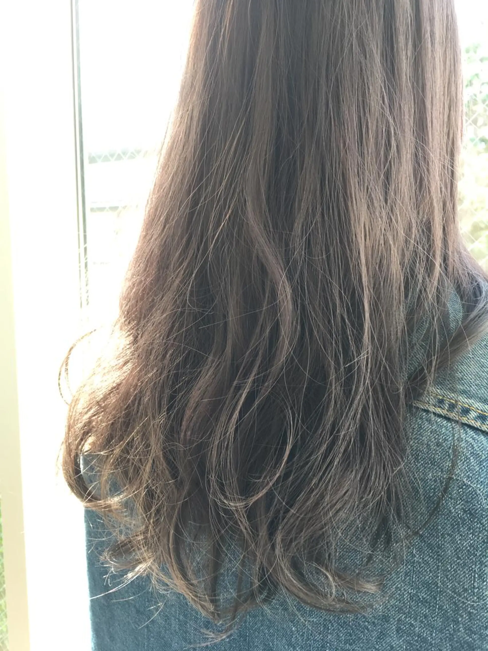 セミロング カラー ブリーチ 透明感カラー ブリーチなしカラー 白髪ぼかしハイライト 柳川拓哉のヘアスタイル