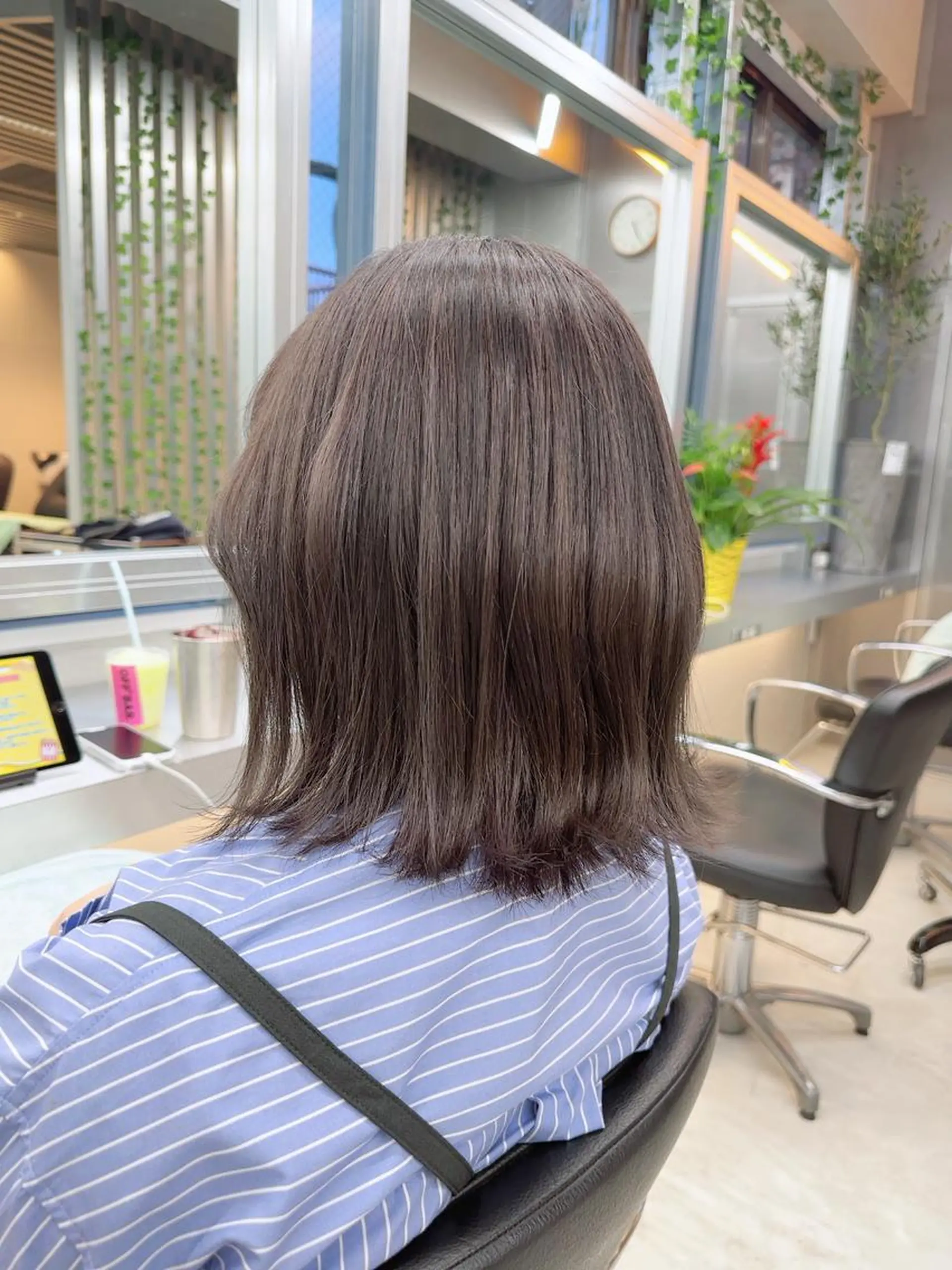 ミディアム カラー カット ヘアカラー トリートメント 岡野 静華のヘアスタイル