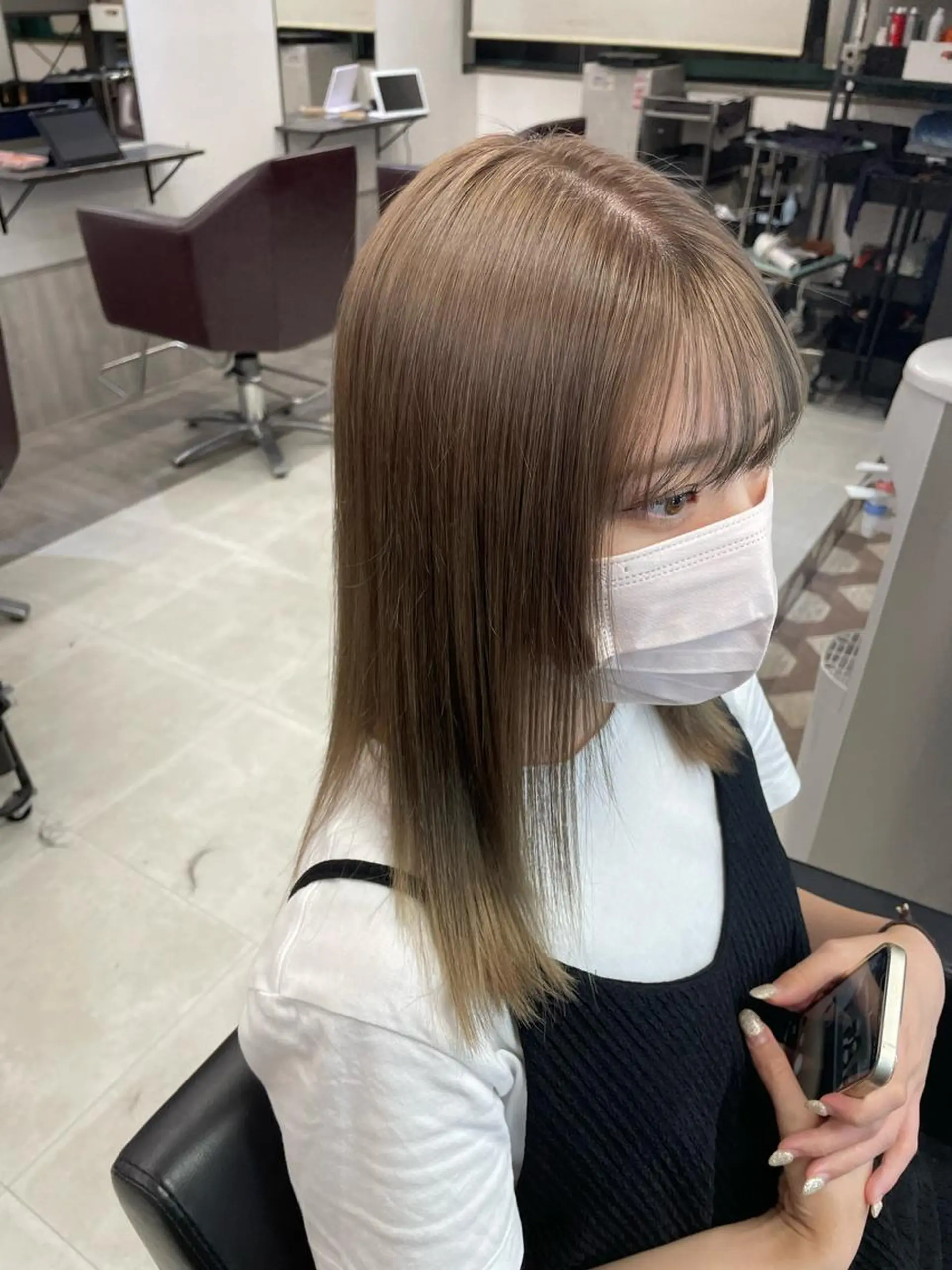 カラー AIRI layer cut hairのヘアスタイル