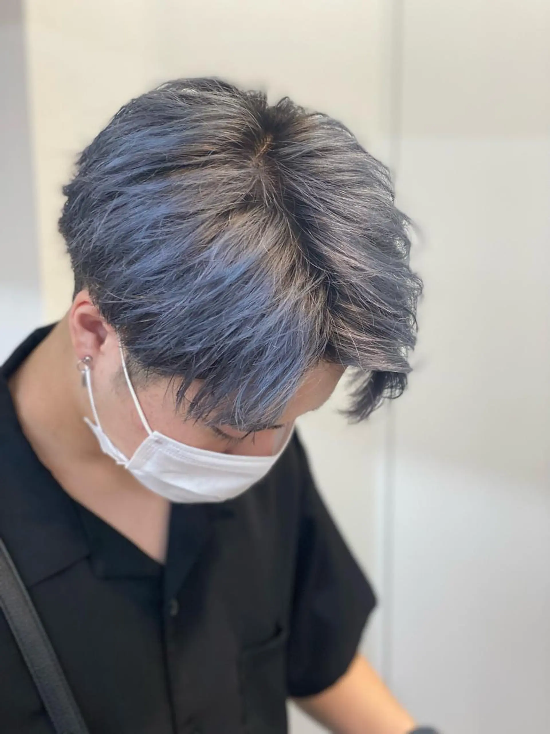 ショート カラー メンズ メンズブリーチ メンズハイトーン メンズウルフカット ブリーチ デザインカラー 梅田l大人韓国ヘア レイヤー×艶カラーのヘアスタイル