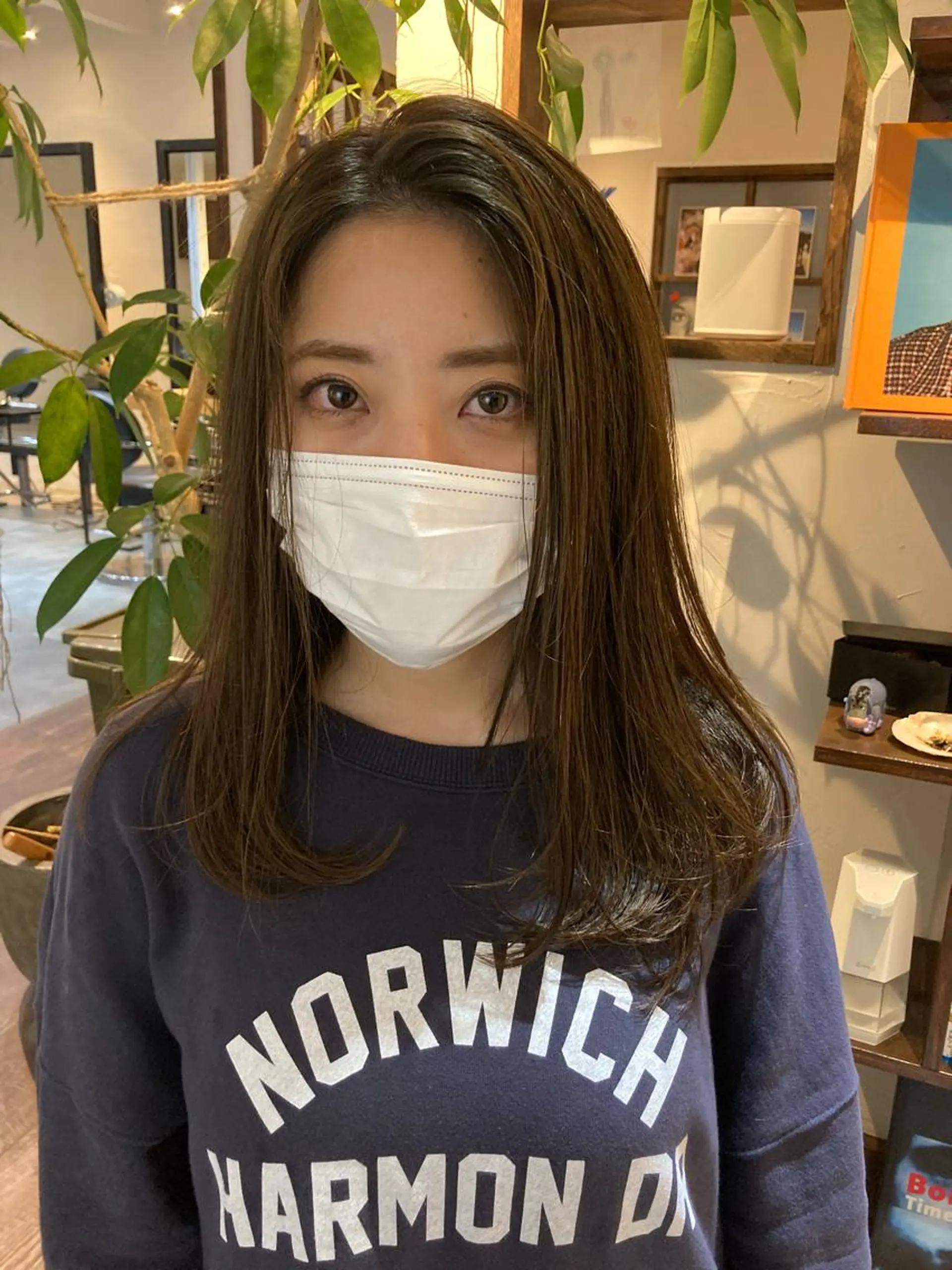 セミロング 金田 夏野のヘアスタイル