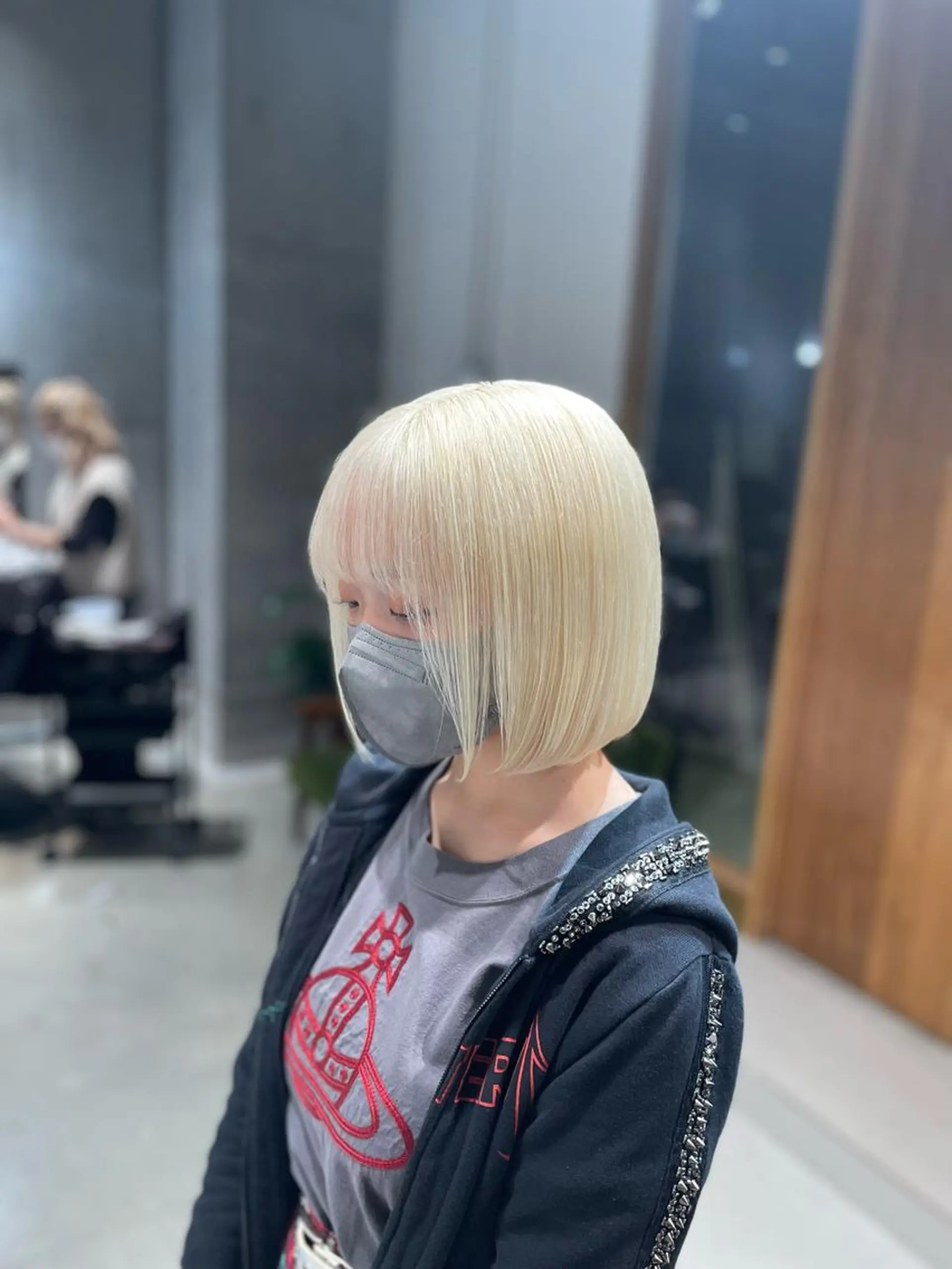 ミディアム カラー 抜きっぱなしブロンド 名古屋ハイトーン/ 🐶ブリーチ専門店のヘアスタイル