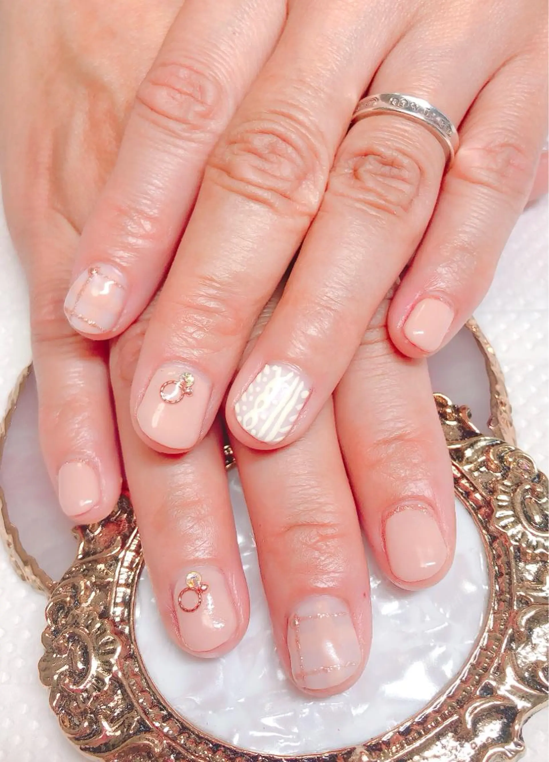 ネイル アートネイル ハンドネイル CROWN プライベートサロンのネイルデザイン