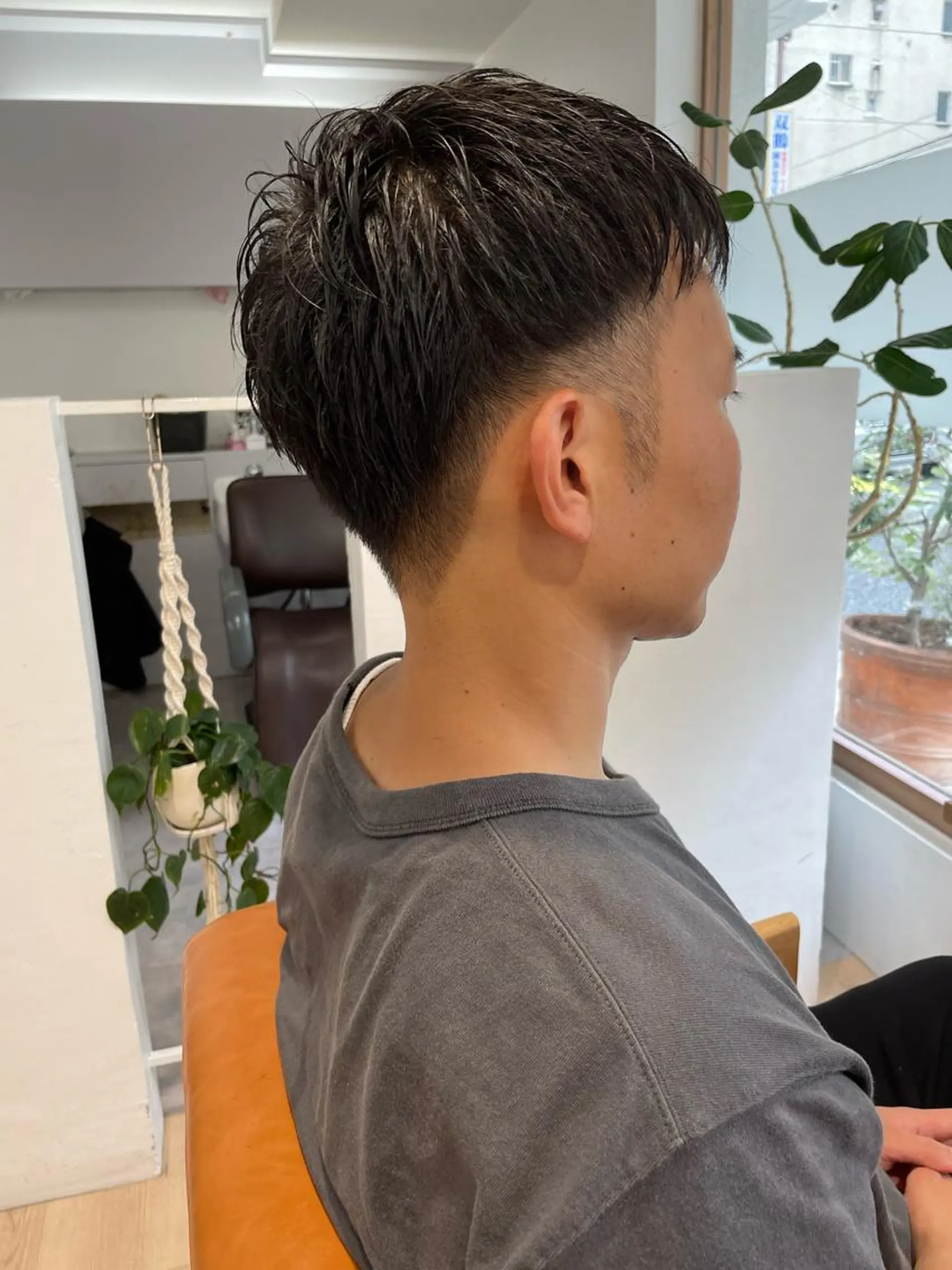 メンズ 柔らかブラウン/栄/ tomitaのヘアスタイル