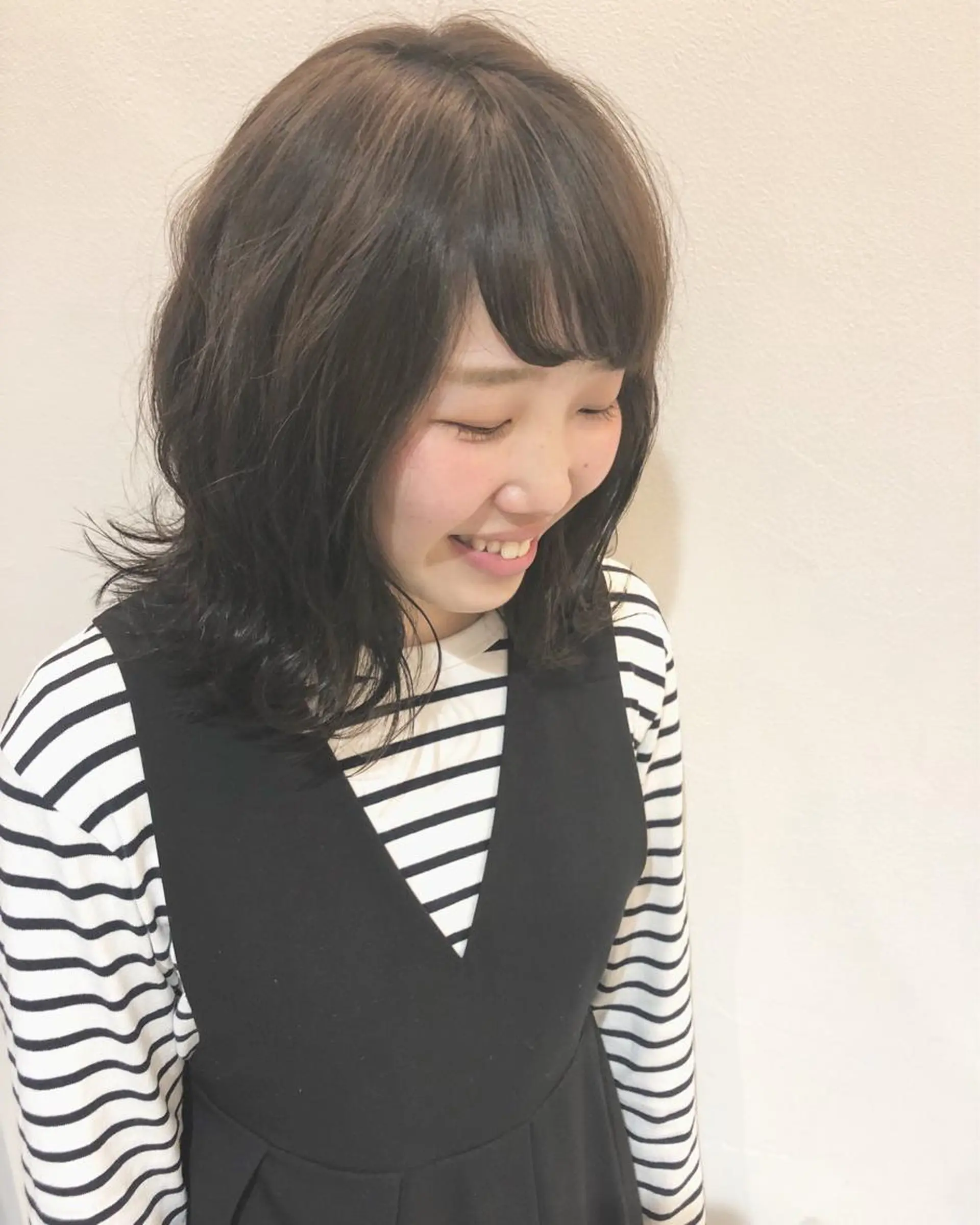 セミロング カラー ture by gladのヘアスタイル