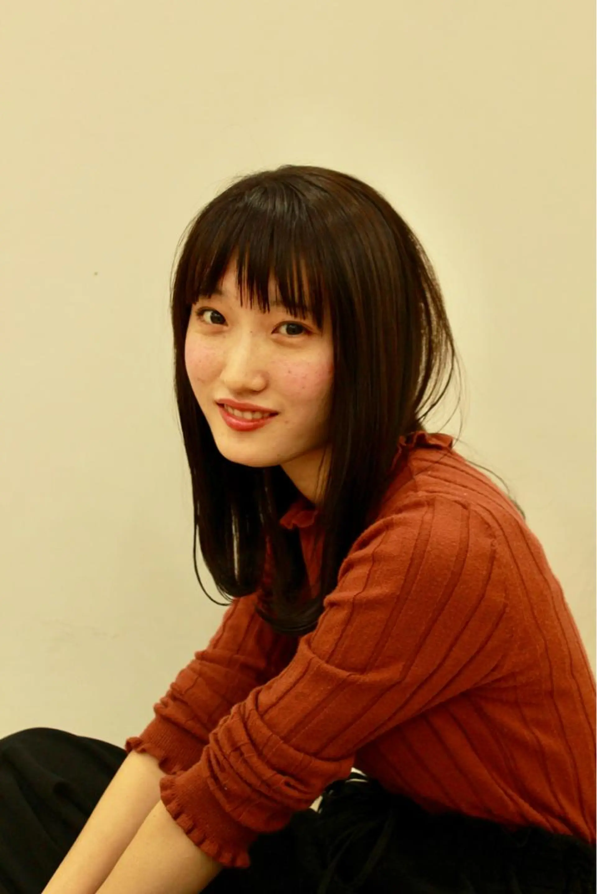 ミディアム 福原 亜祐美のヘアスタイル