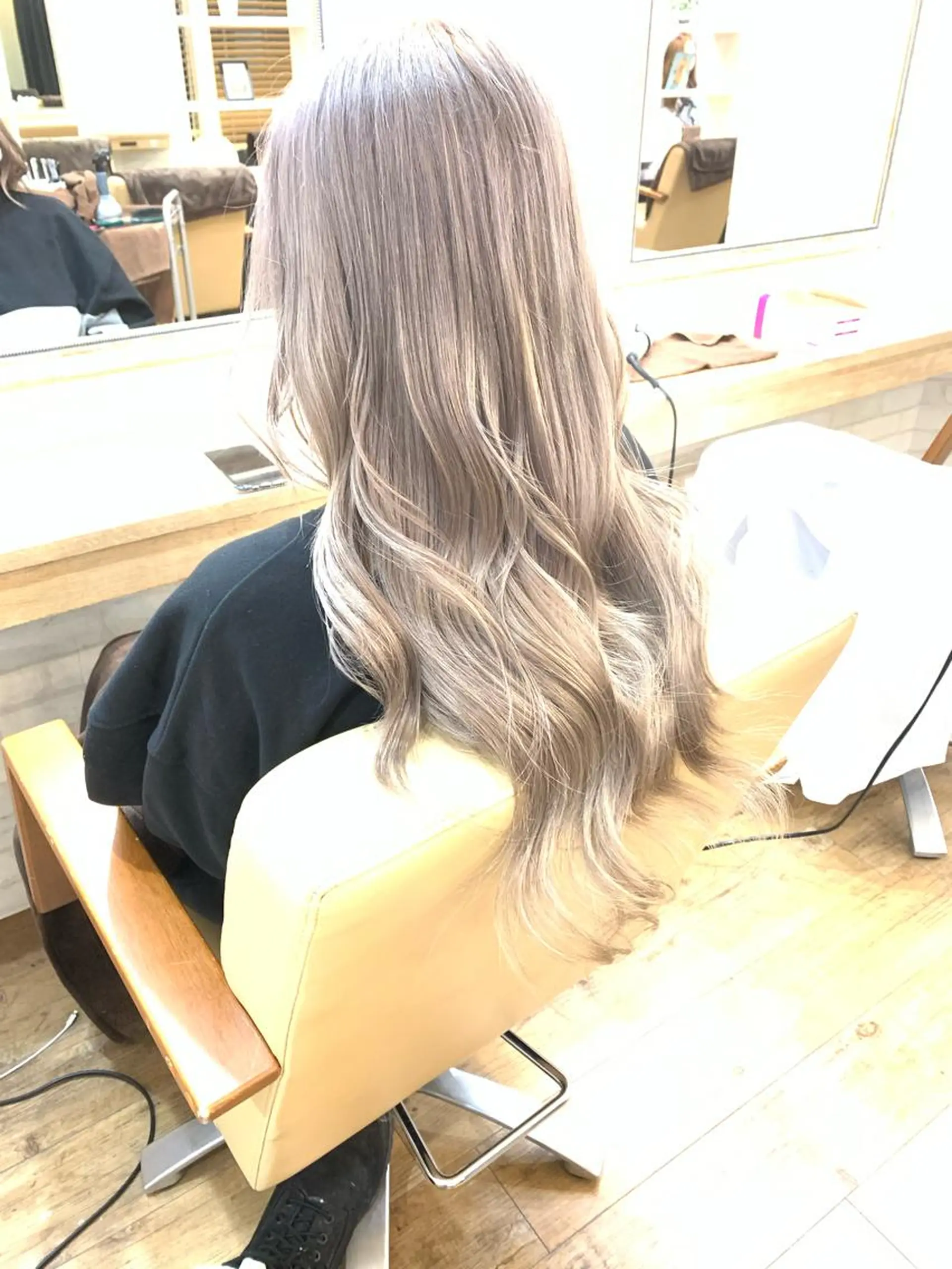 セミロング カラー ヘアアレンジ メンズ 🔥ハイトーンカラー ギャルNAOKI🔥のヘアスタイル