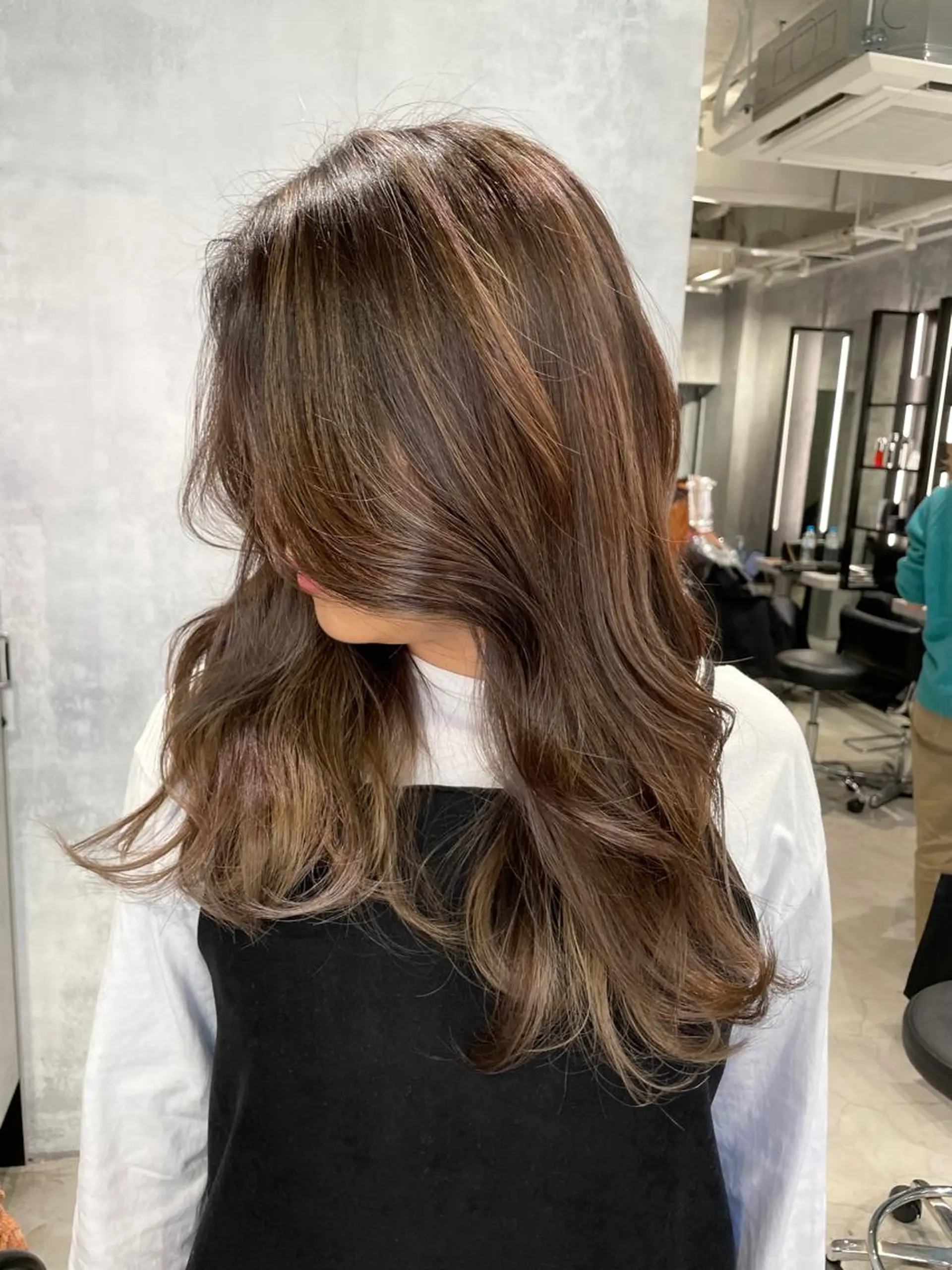 ロング カラー ハイライトカラー ハイライト レイヤーカット カット ヘアカラー ハイトーン×髪質改善 KENTAのヘアスタイル