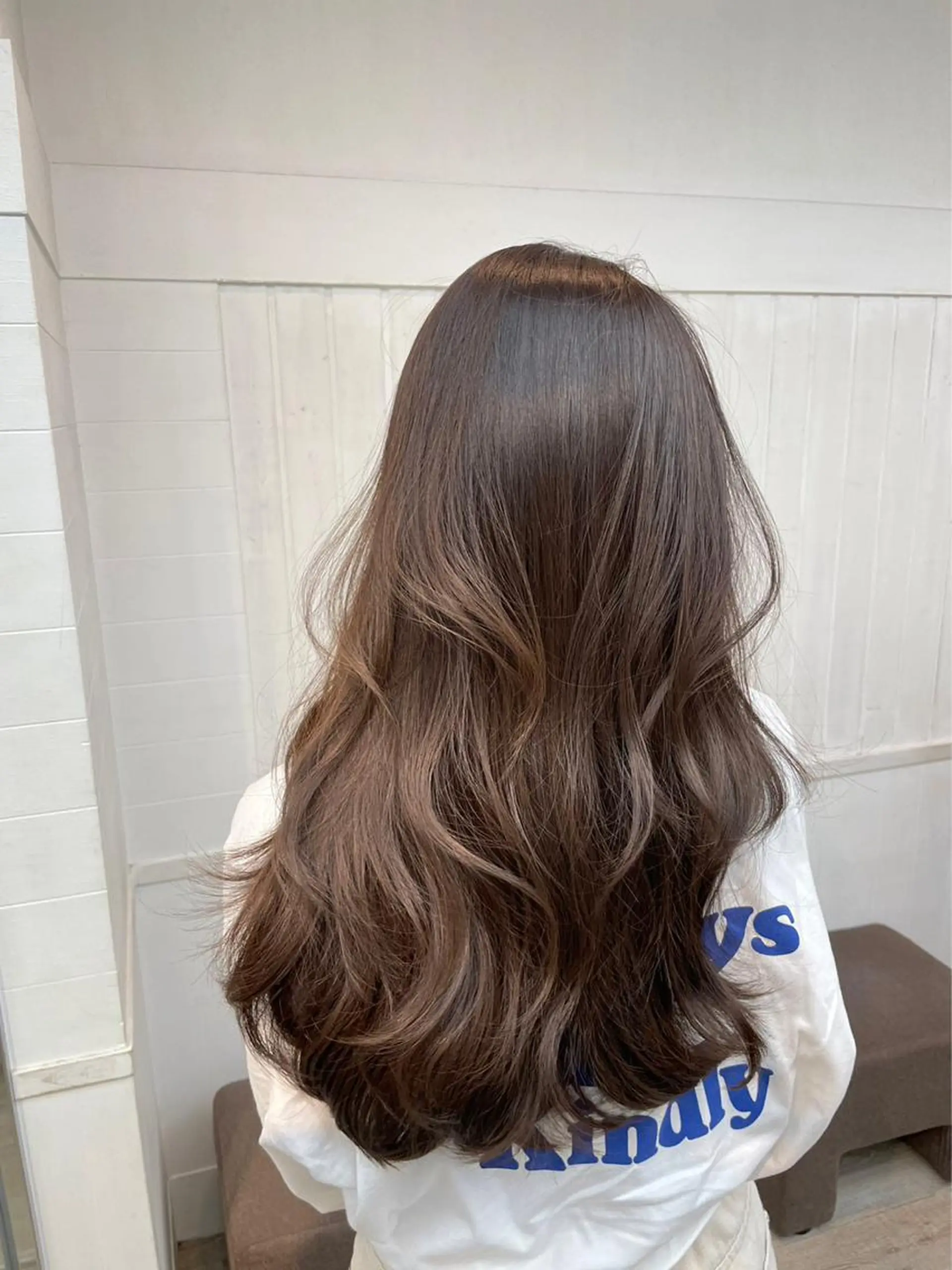 ロング カラー パーマ アディクシーカラー アッシュ バレイヤージュ ベージュカラー ブリーチ N° +aero 横浜のヘアスタイル