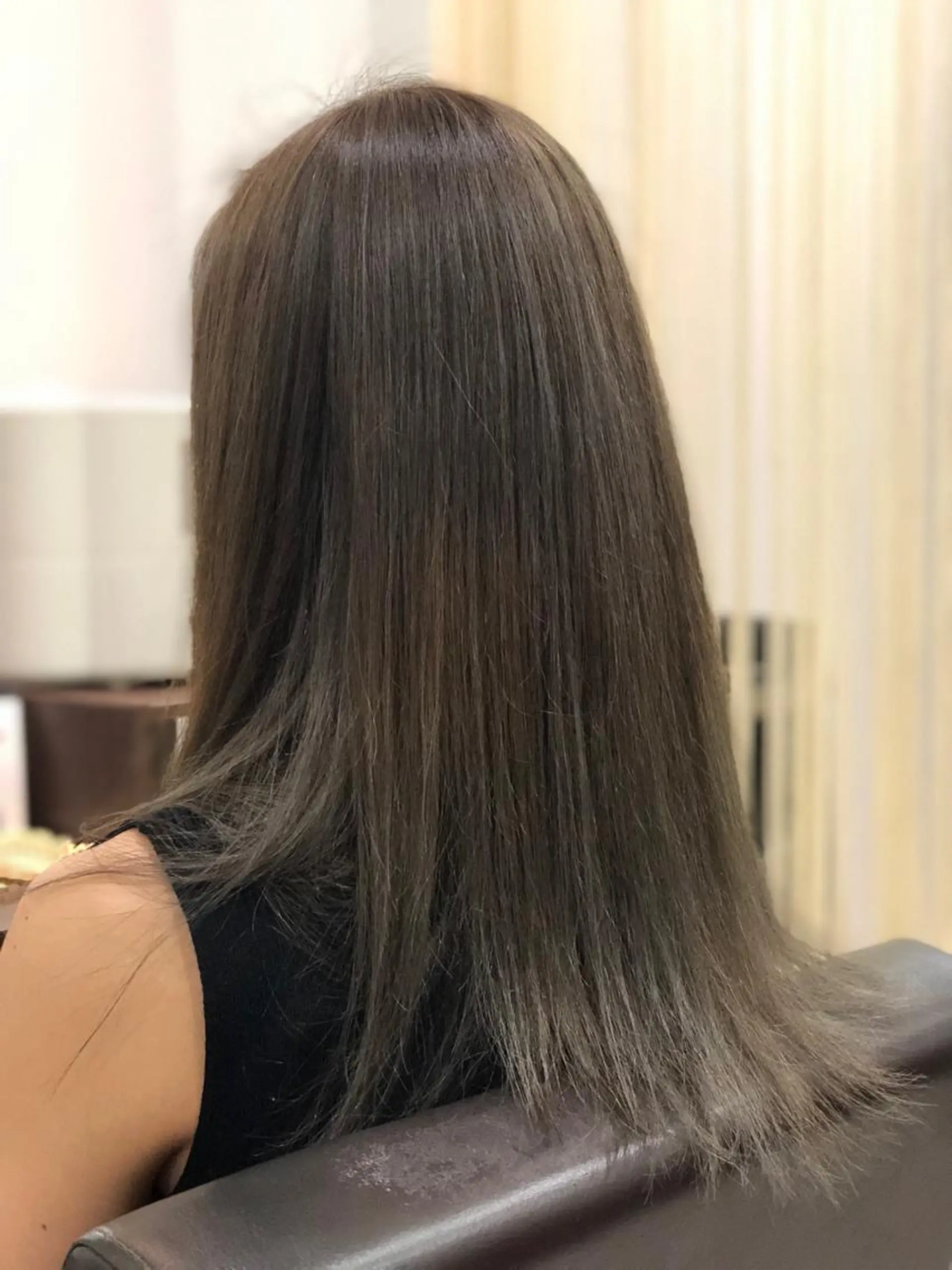 セミロング カラー 阿久津 泰幸のヘアスタイル