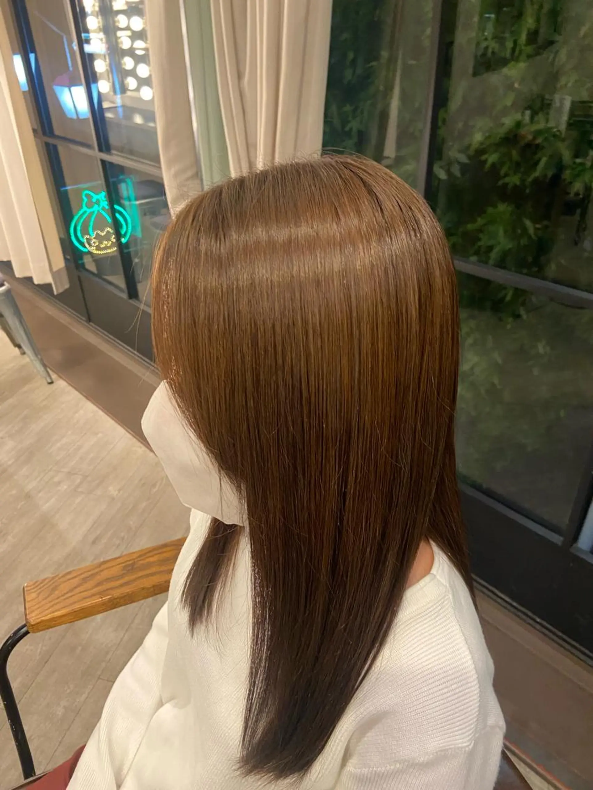 ミディアム カラー 艶髪矯正|ダイオウ シュナのヘアスタイル