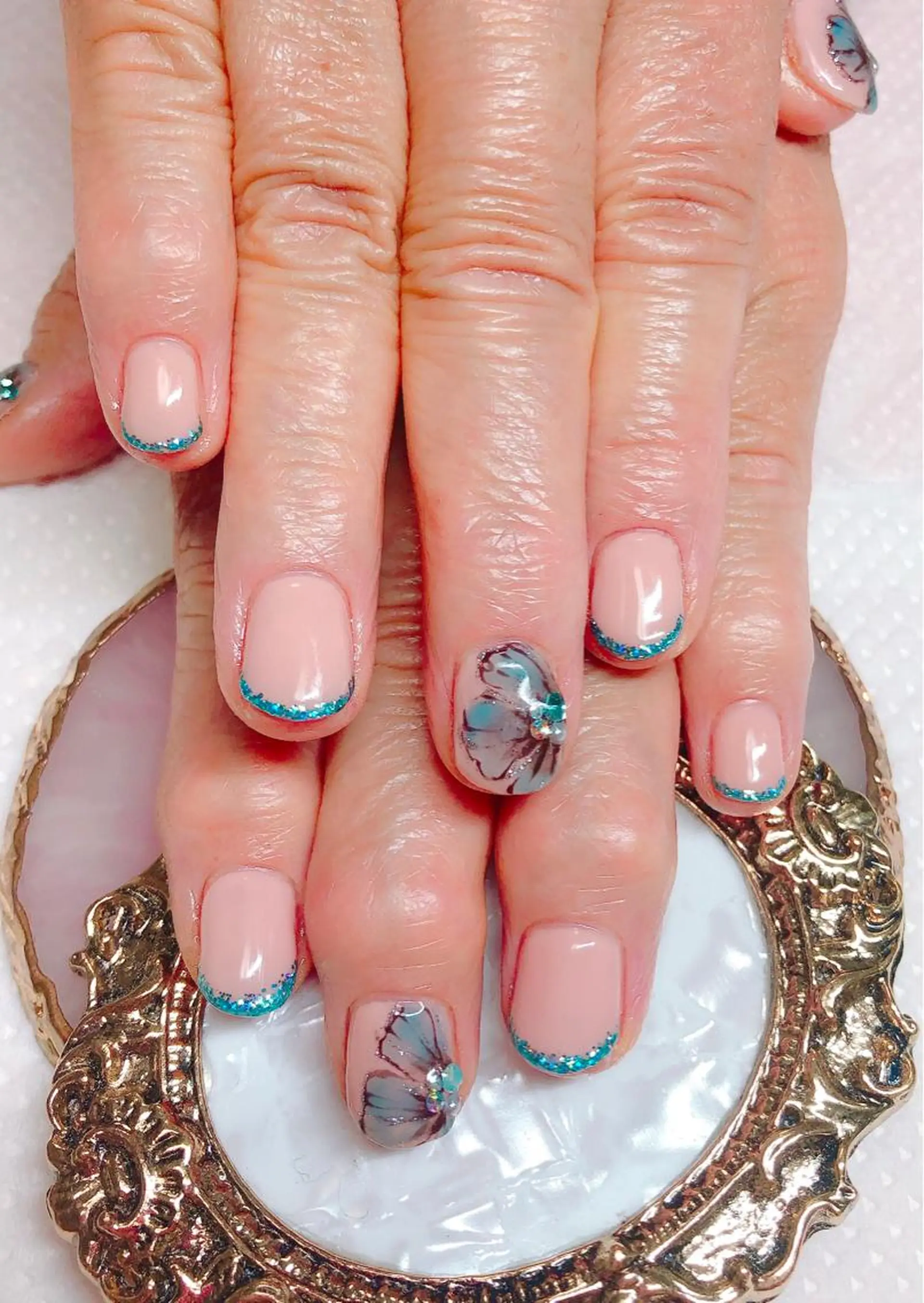 ネイル フラワーネイル CROWN プライベートサロンのネイルデザイン