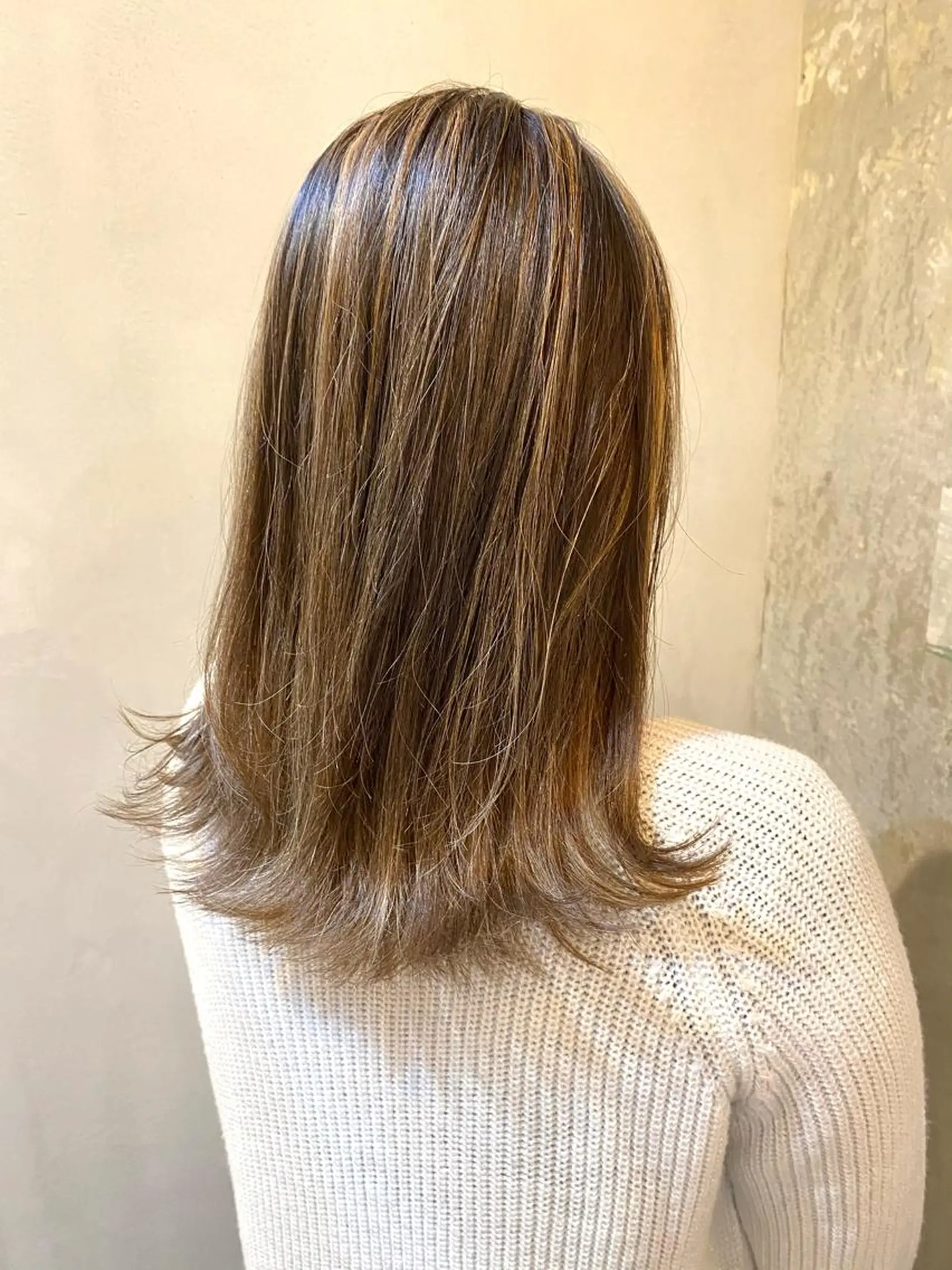 セミロング カラー ハイライトカラー ハイライト シールエクステ 🪽CHIAKIのヘアスタイル