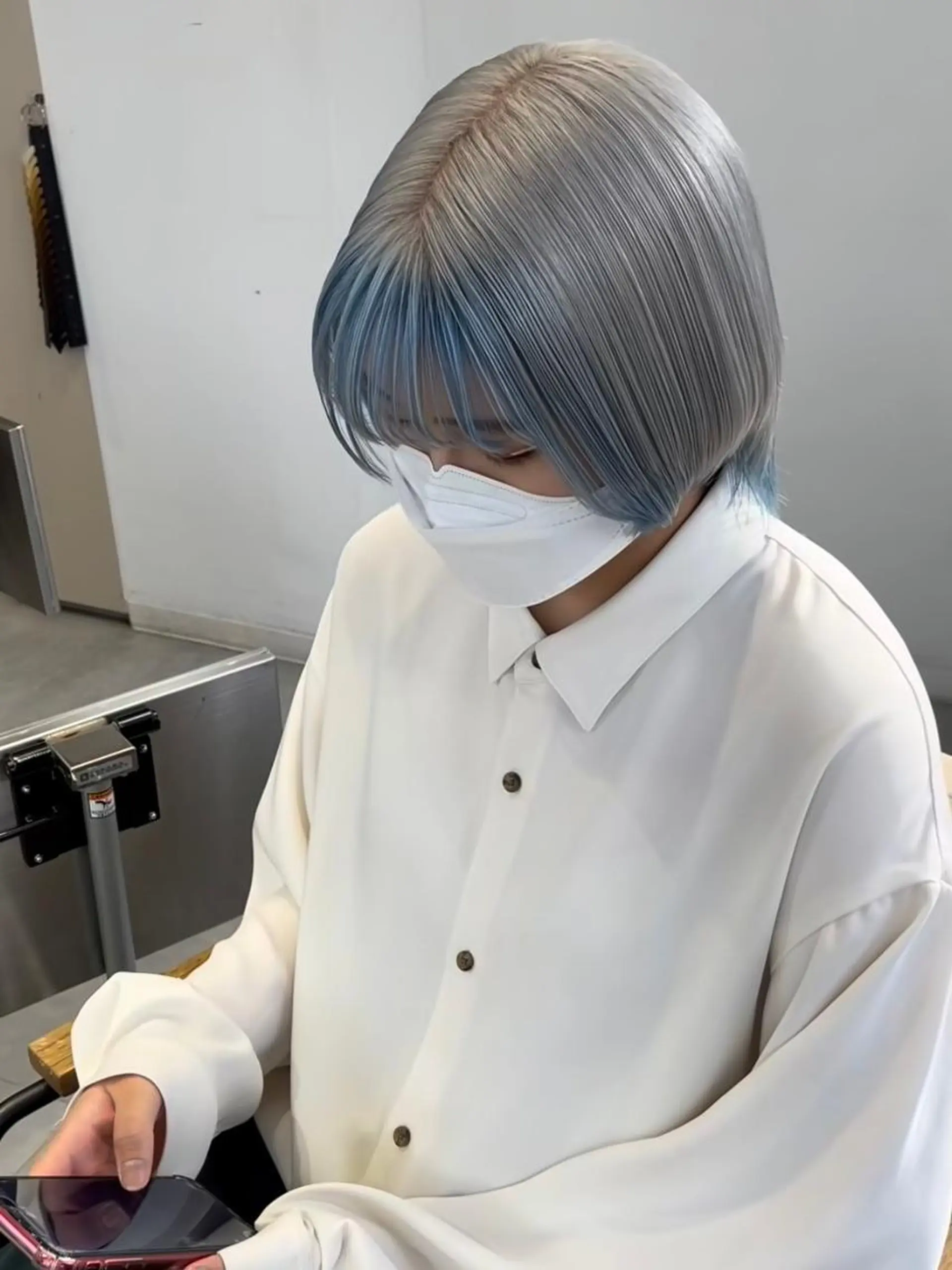 ショート カラー ショートボブ バレイヤージュ ブリーチ ケアブリーチ デザインカラー Eirデザイナーズ サロン茶屋町tomoのヘアスタイル