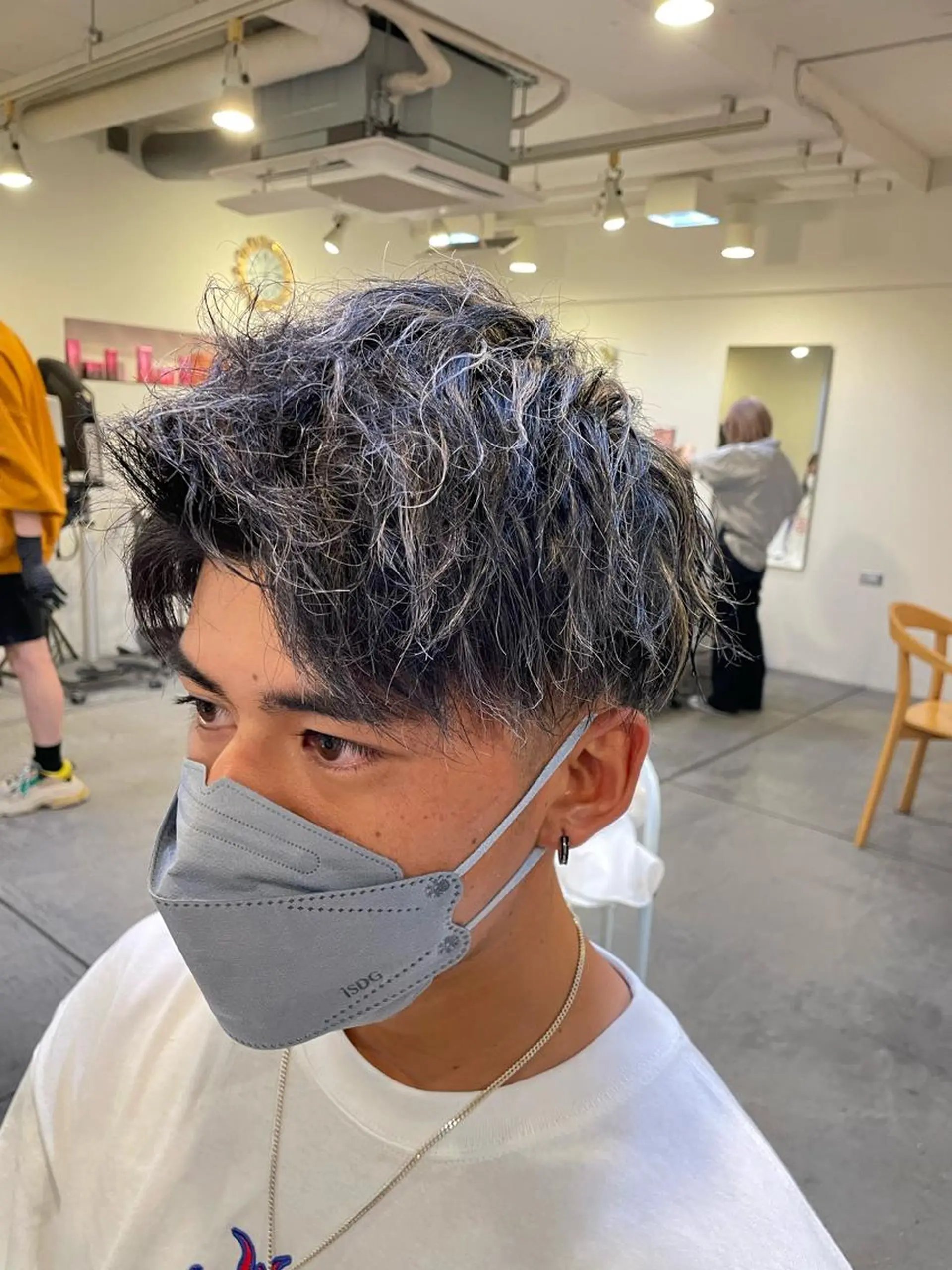 ミディアム メンズ メンズハイライト ハイライト 村上 楓弥のヘアスタイル