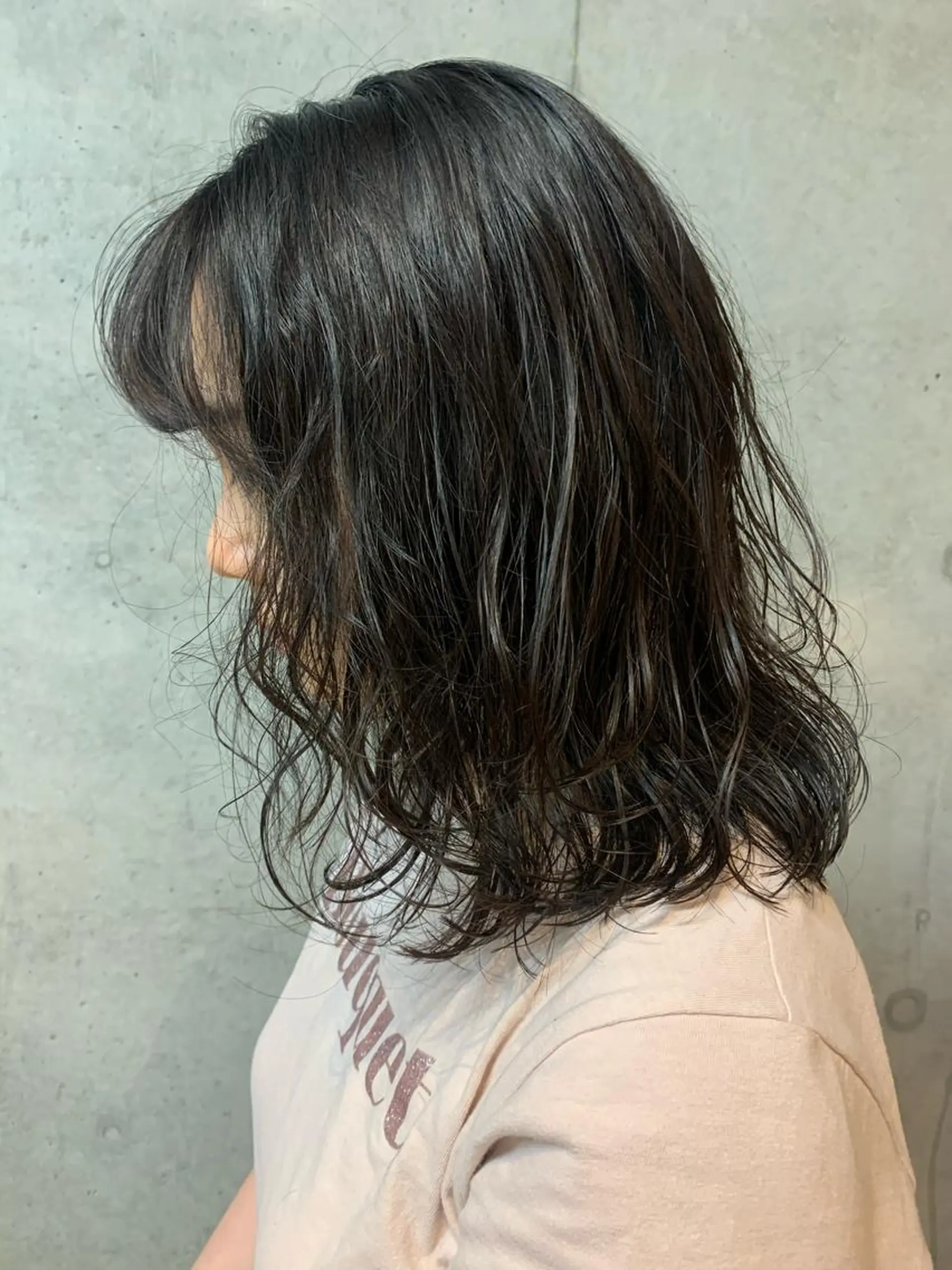 ミディアム パーマ ミディアムパーマ 外ハネヘア Yuki☺︎パーマ レイヤーカットのヘアスタイル