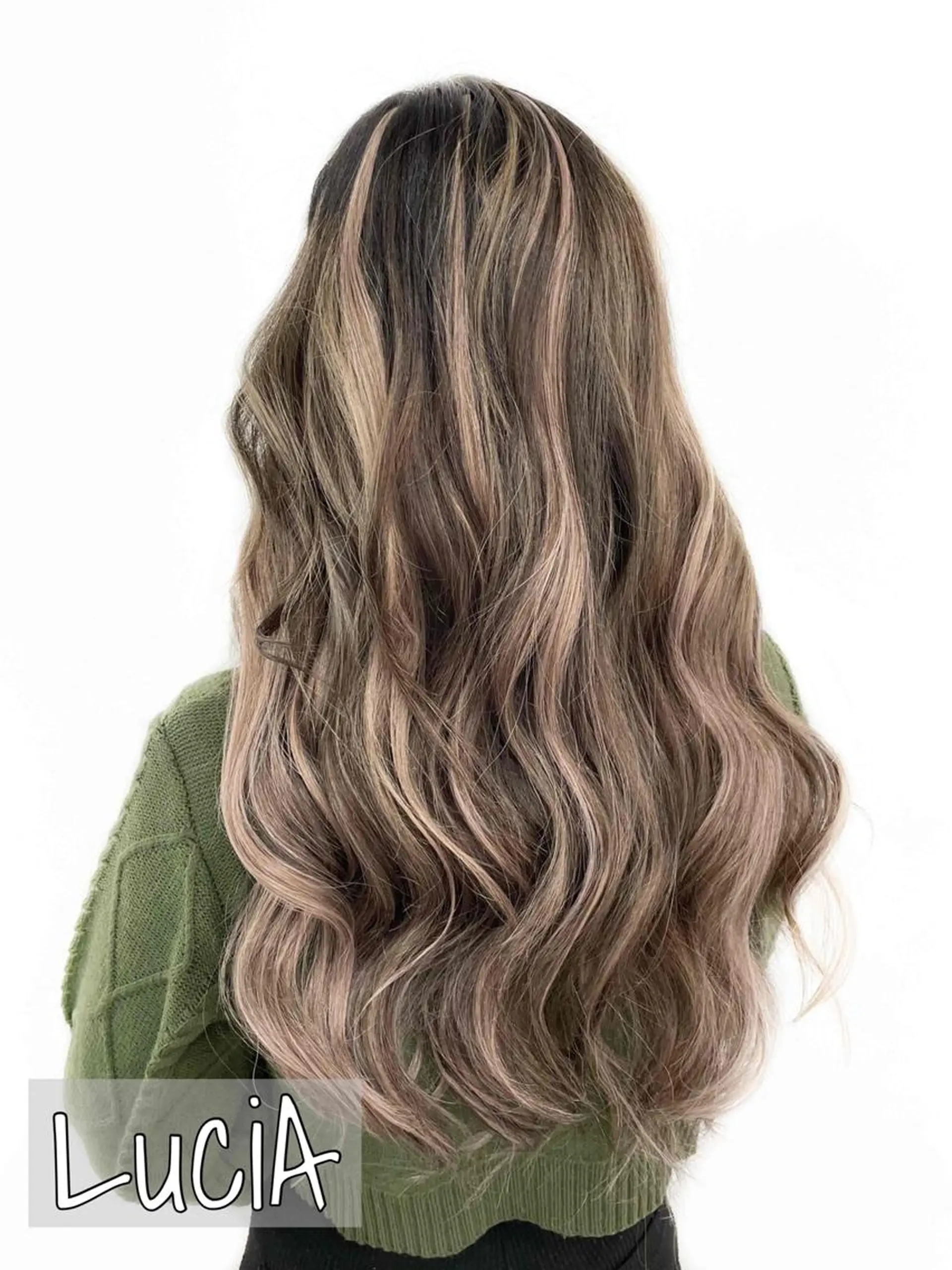 ロング カラー LuciA エクステカラーのヘアスタイル