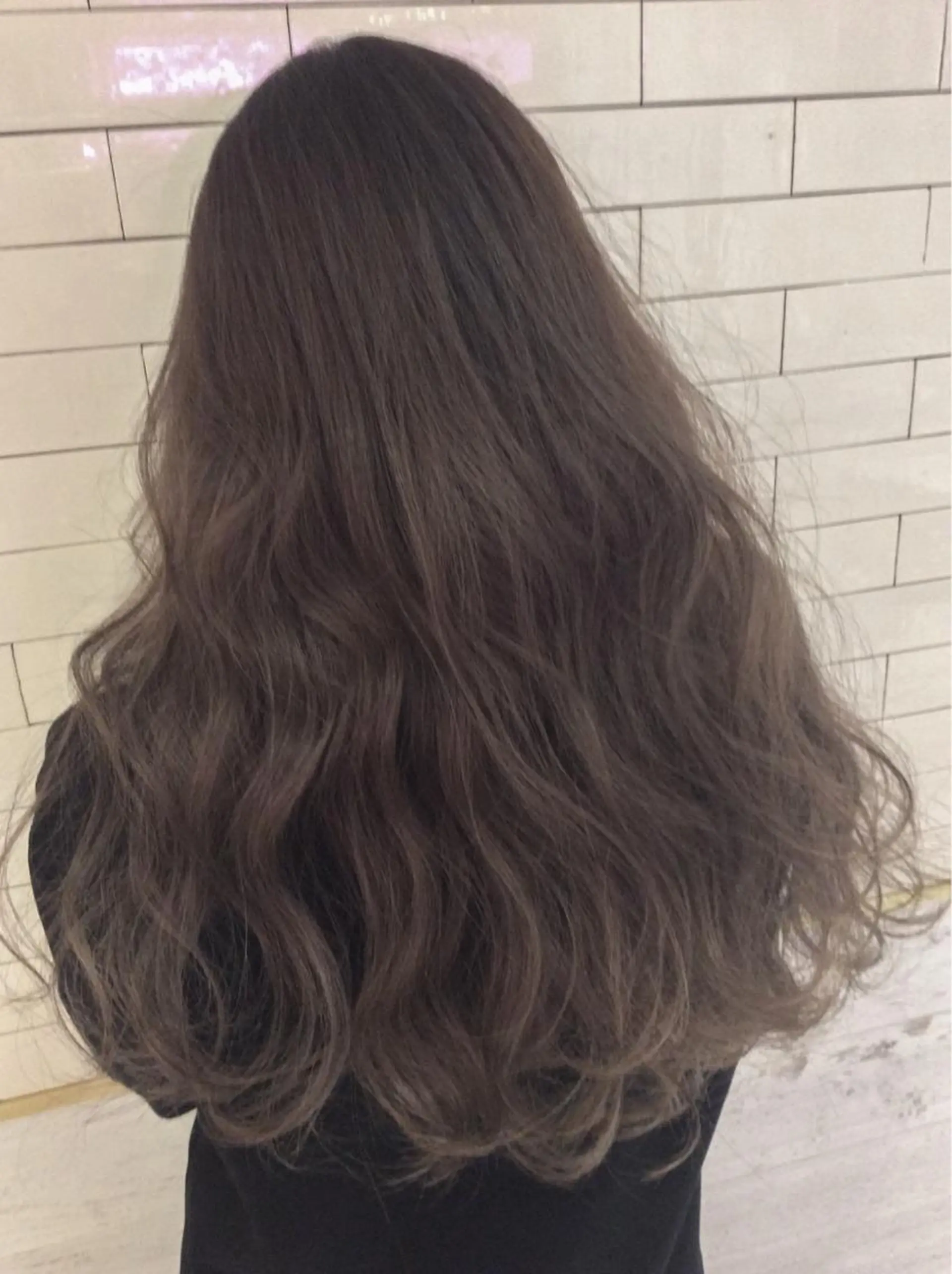 ロング カラー アッシュ ベージュカラー ハイライトカラー ハイライト レイヤーカット× 髪質改善たもりのヘアスタイル