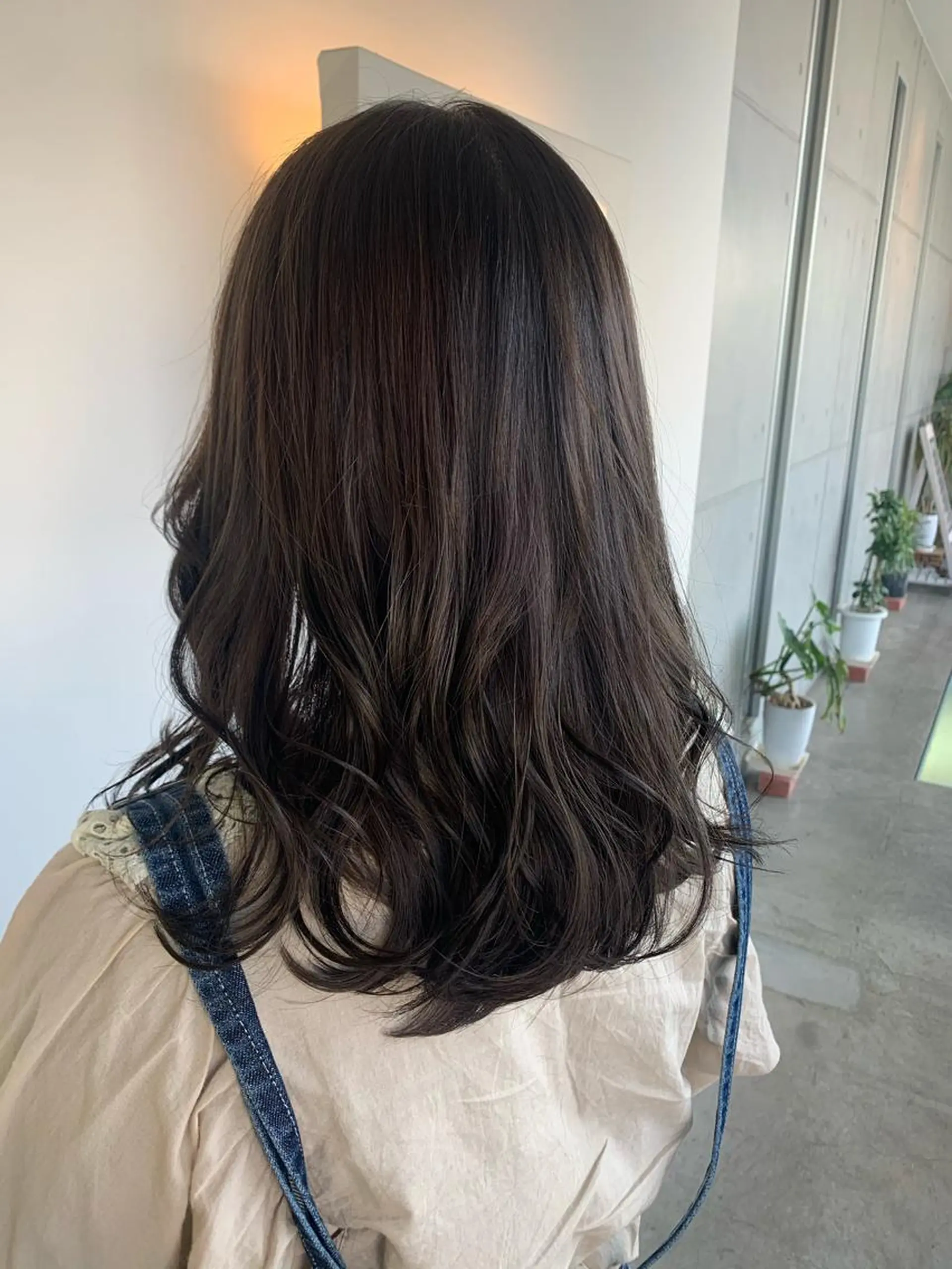 ミディアム アッシュ アッシュグレー アッシュグレージュ おせ ちさとのヘアスタイル