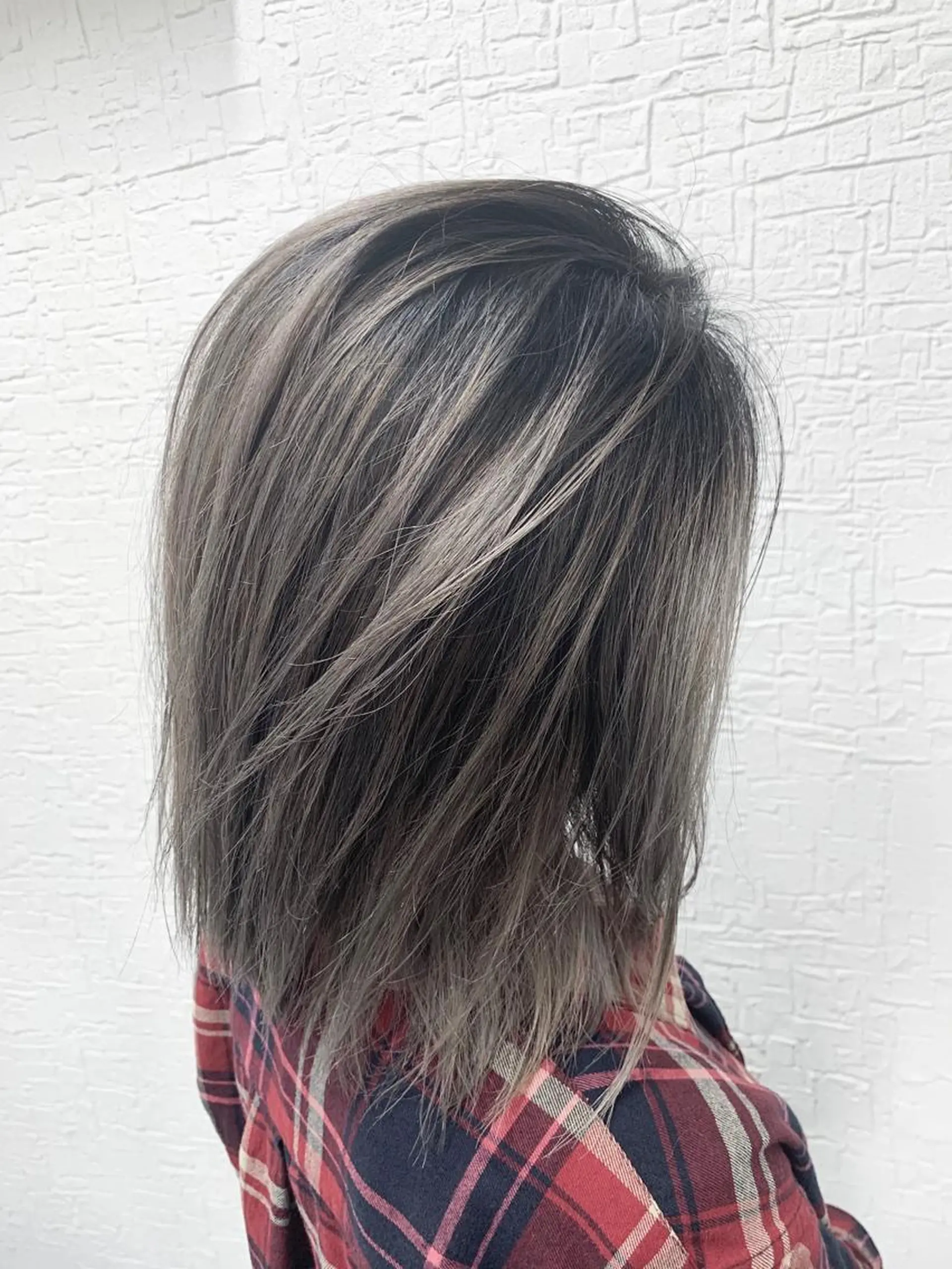 ミディアム カラー ヘアカラー 須佐 勝也のヘアスタイル