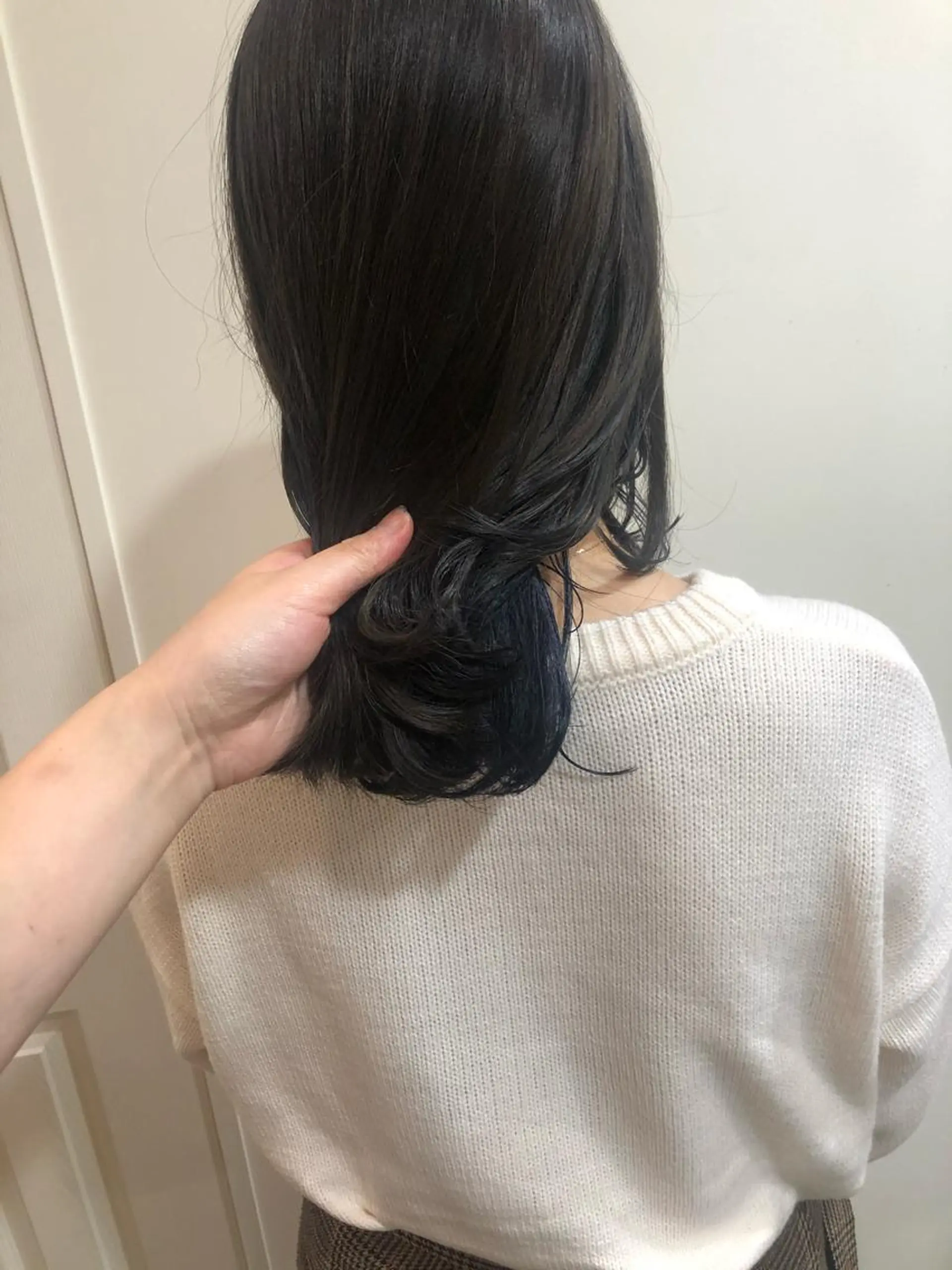 ミディアム カラー ヘアカラー トリートメント MIOベージュカラー 柔らかいカラーのヘアスタイル