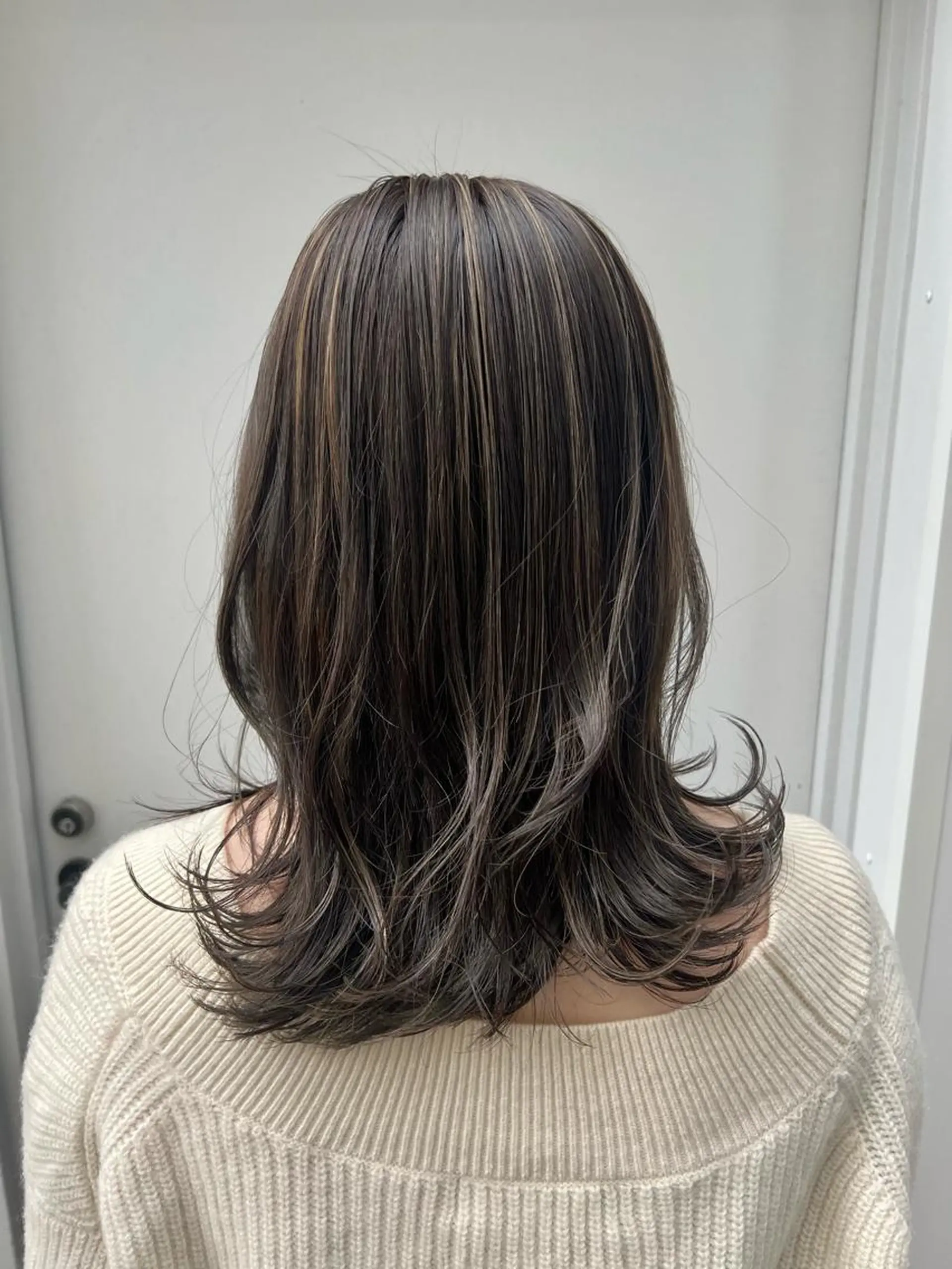 セミロング カラー ブリーチ グレージュ ハイライトカラー シアーグレージュ ハイライト 卒業式お呼ばれ🕊️ ヘアセット✴︎ミキのヘアスタイル