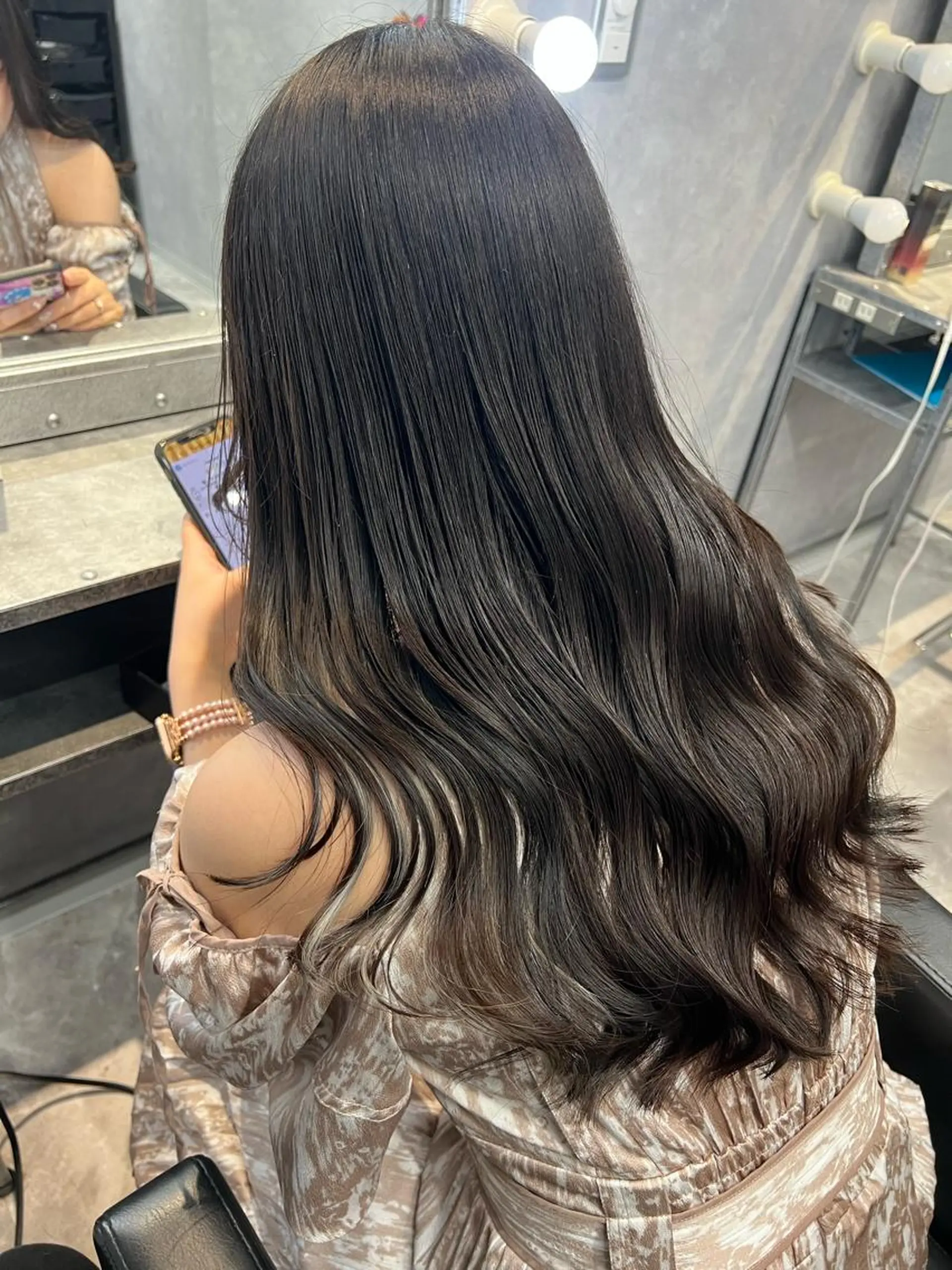 ミディアム カラー mimiiy梅田 中崎町ハイトーンのヘアスタイル