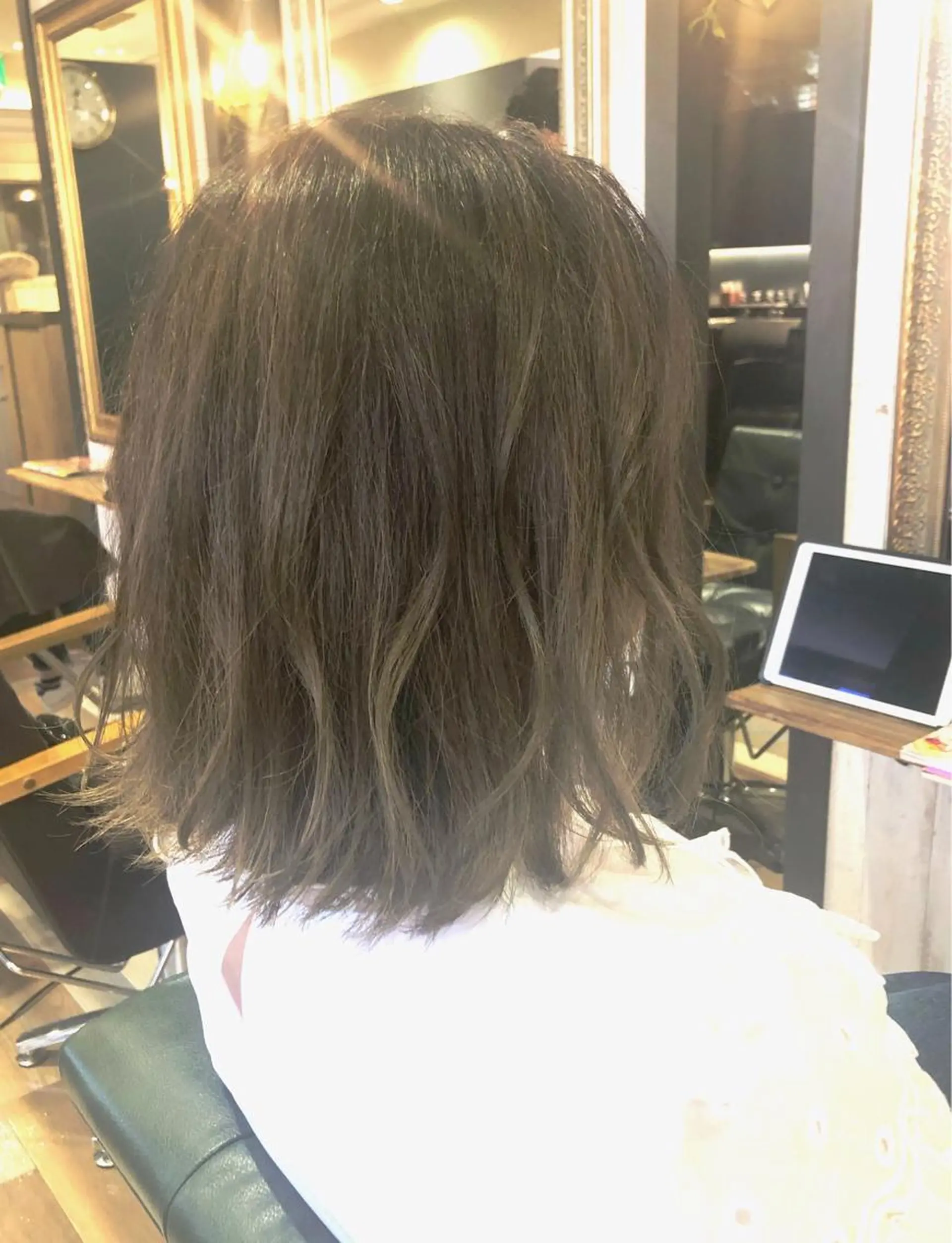 ミディアム カット ヘアカラー トリートメント 山崎 晃治のヘアスタイル