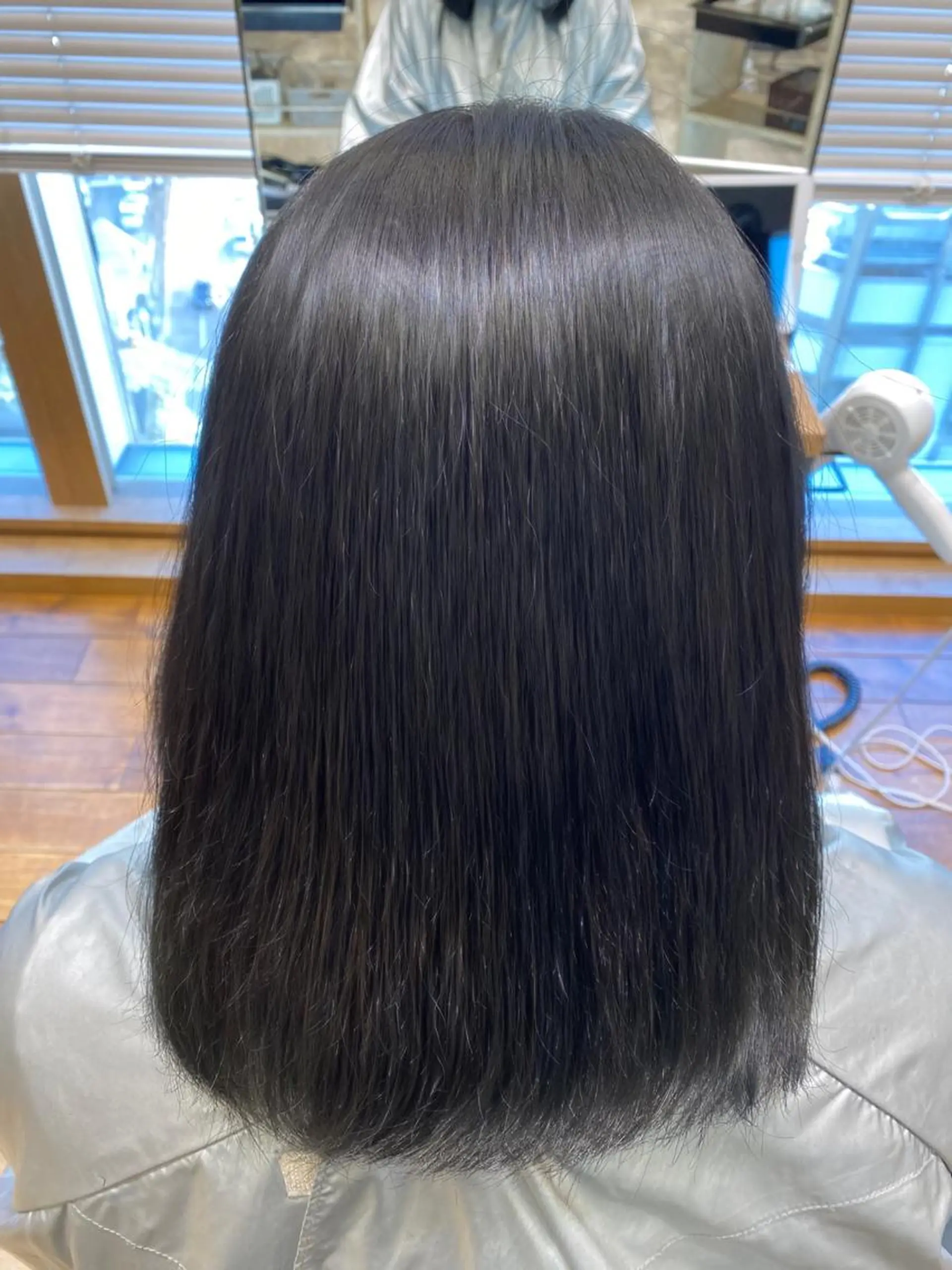 カラー 新宿/レイヤー 顔周りカット溝手優太のヘアスタイル