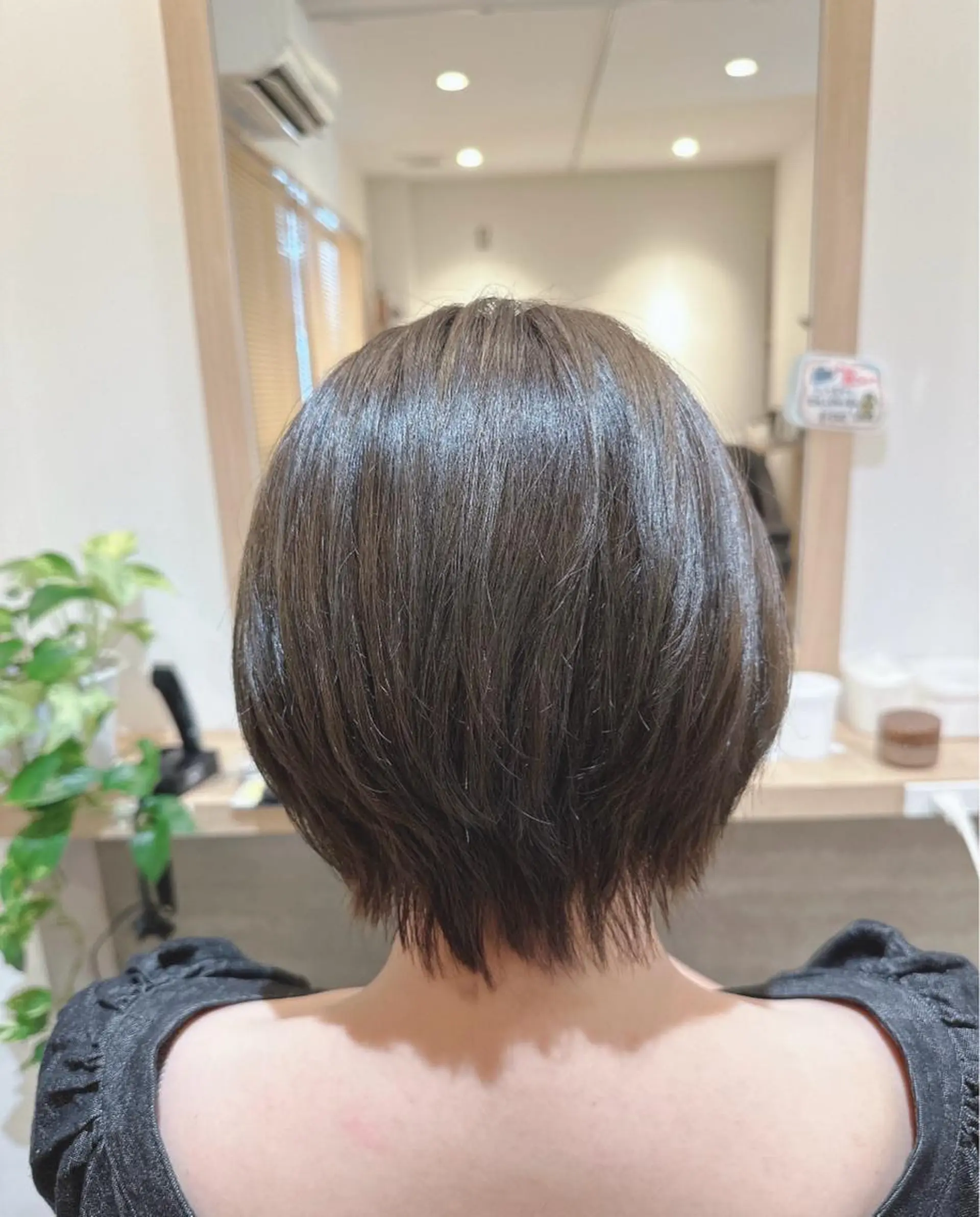 ショート カラー カット ヘアカラー トリートメント 石井 寛司のヘアスタイル