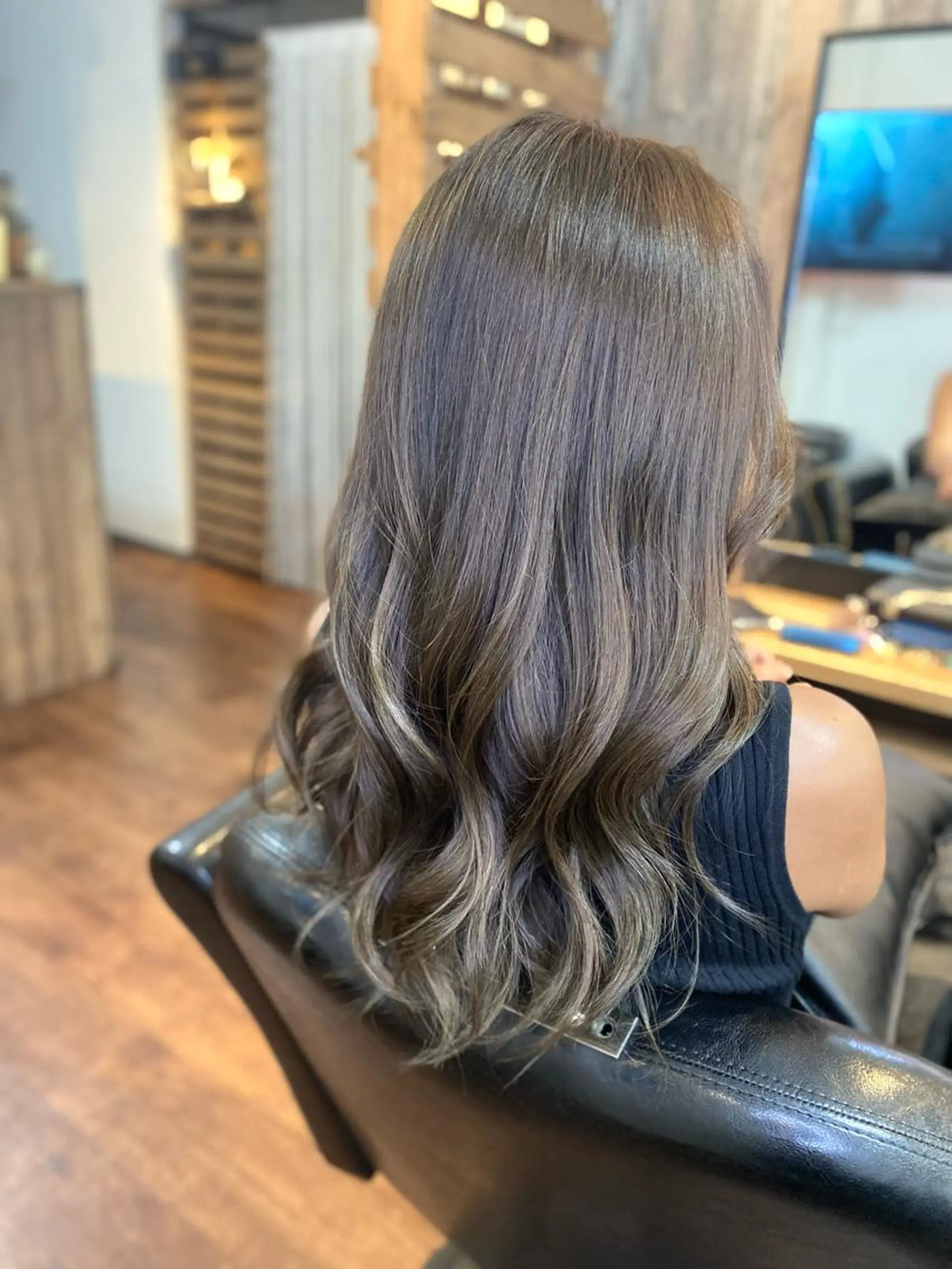 セミロング カラー 透明感カラー グレージュ オリーブグレージュ オリーブグレー カット ヘアカラー トリートメント Luzir⭐︎ GEN⭐︎のヘアスタイル