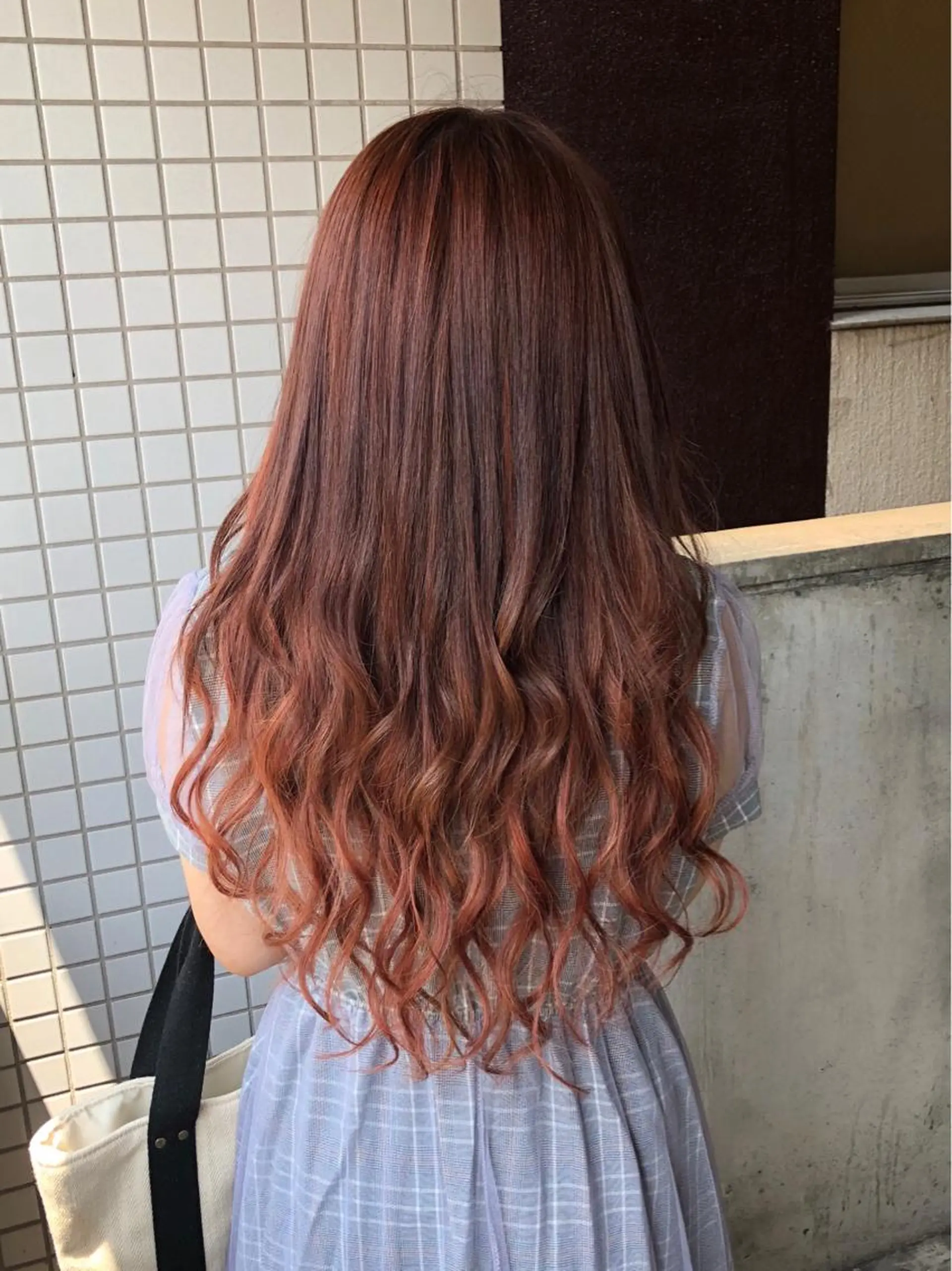 ロング カラー ブラウンカラー ピンクカラー ピンクブラウン エクステ ロング ヘアカラー エクステ 是枝 さくらのヘアスタイル