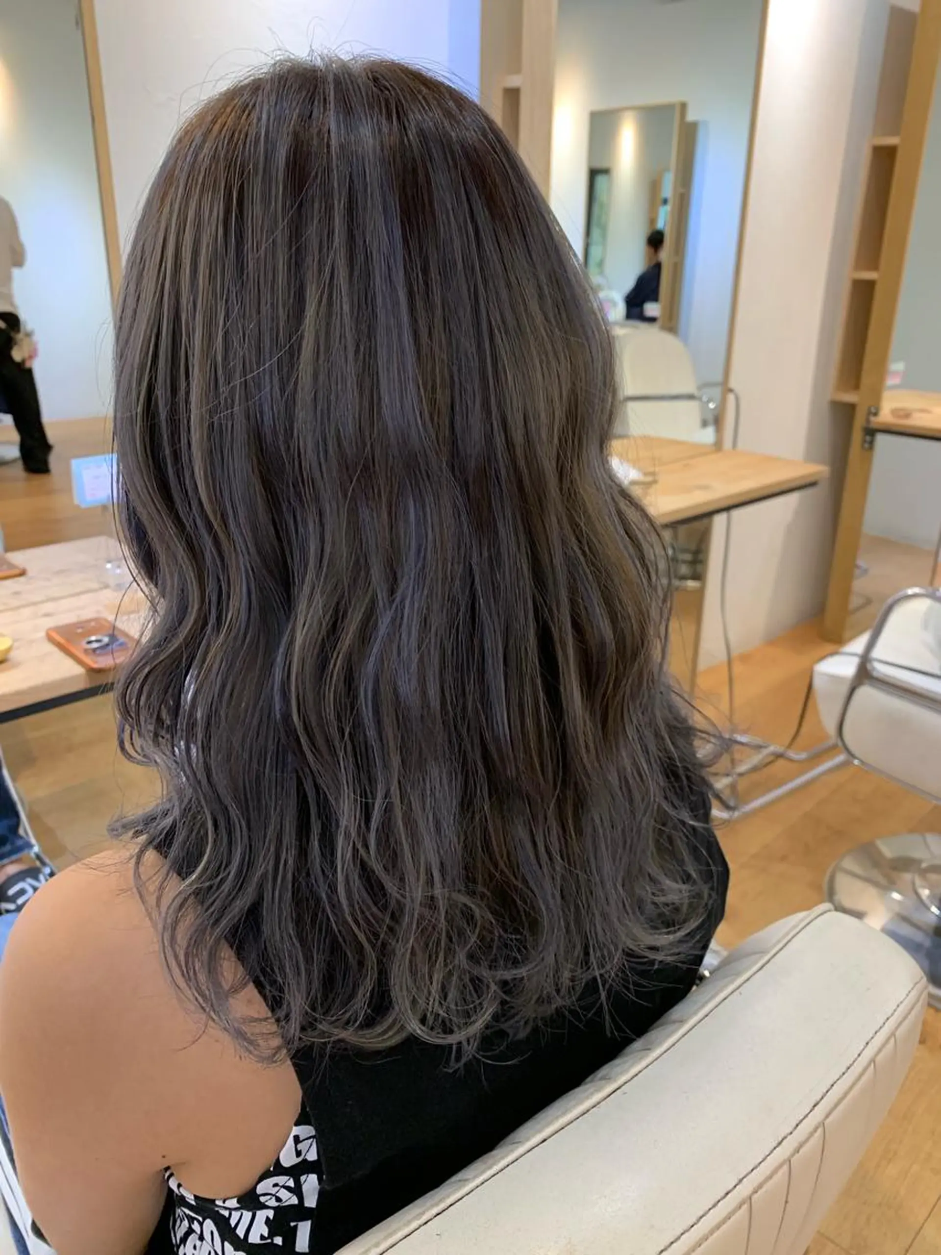 セミロング ayano ．のヘアスタイル