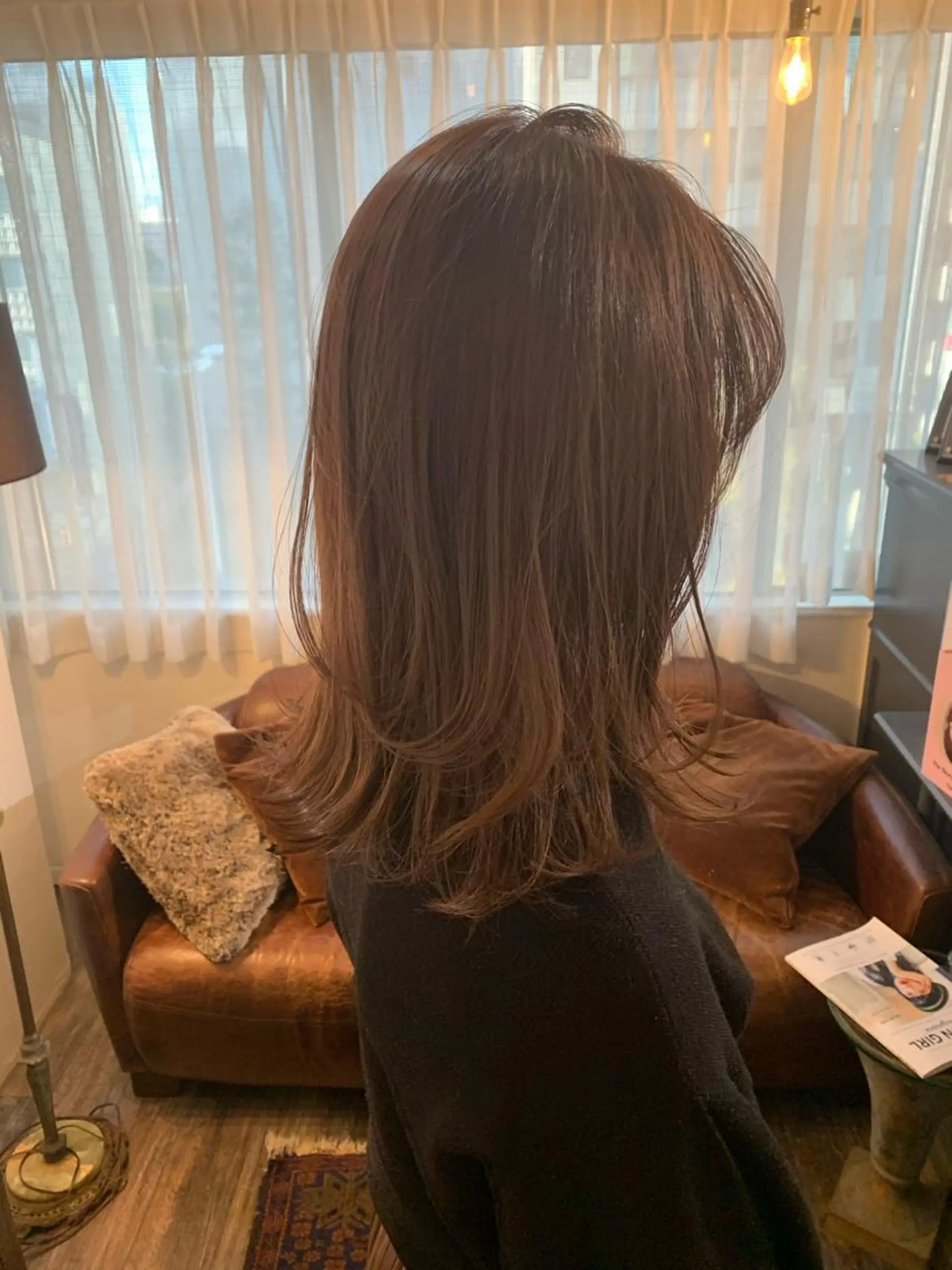 ミディアム カラー 安村 美奈のヘアスタイル