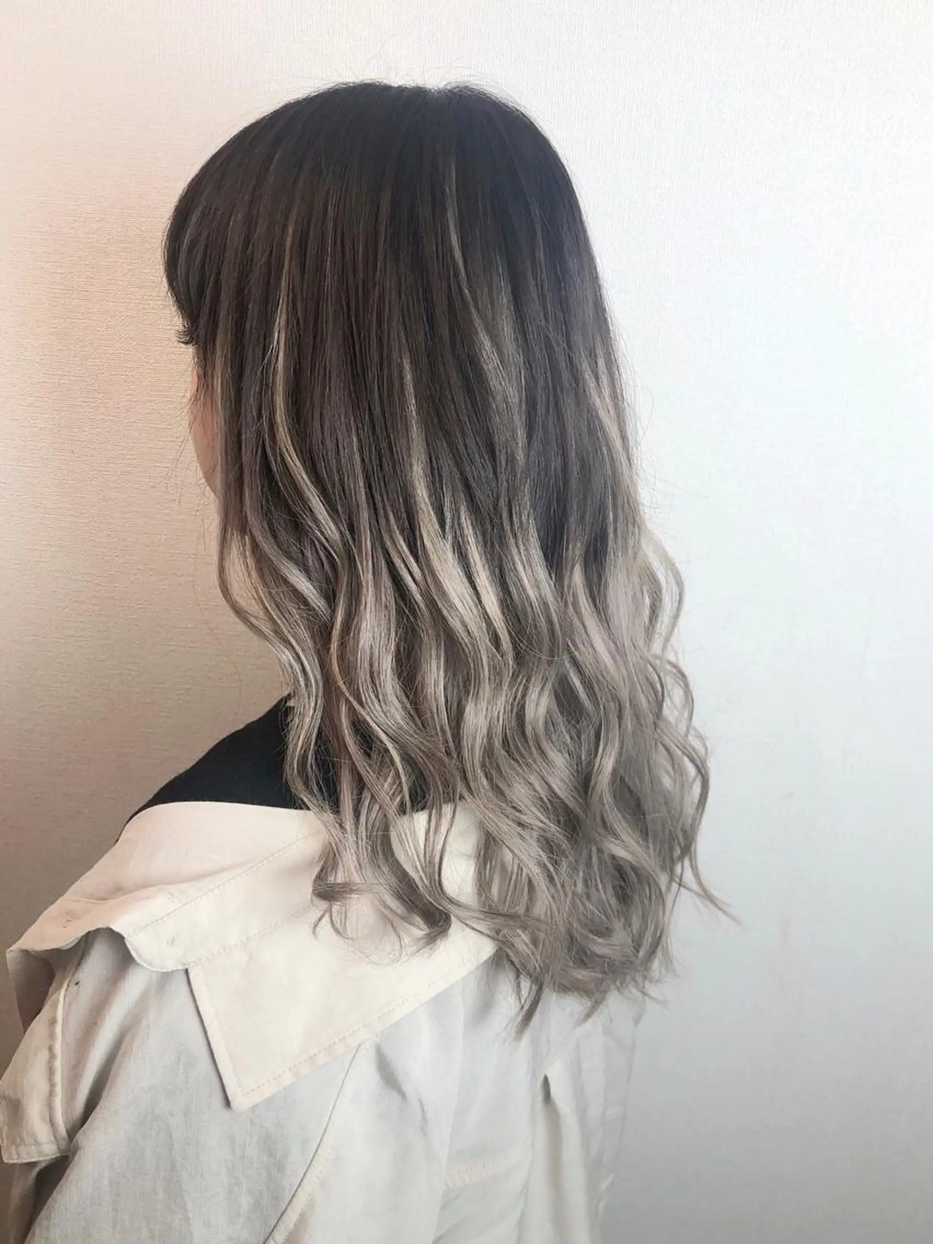 セミロング カラー シールエクステ グラデーションカラー エクステ エクステ 是枝 さくらのヘアスタイル