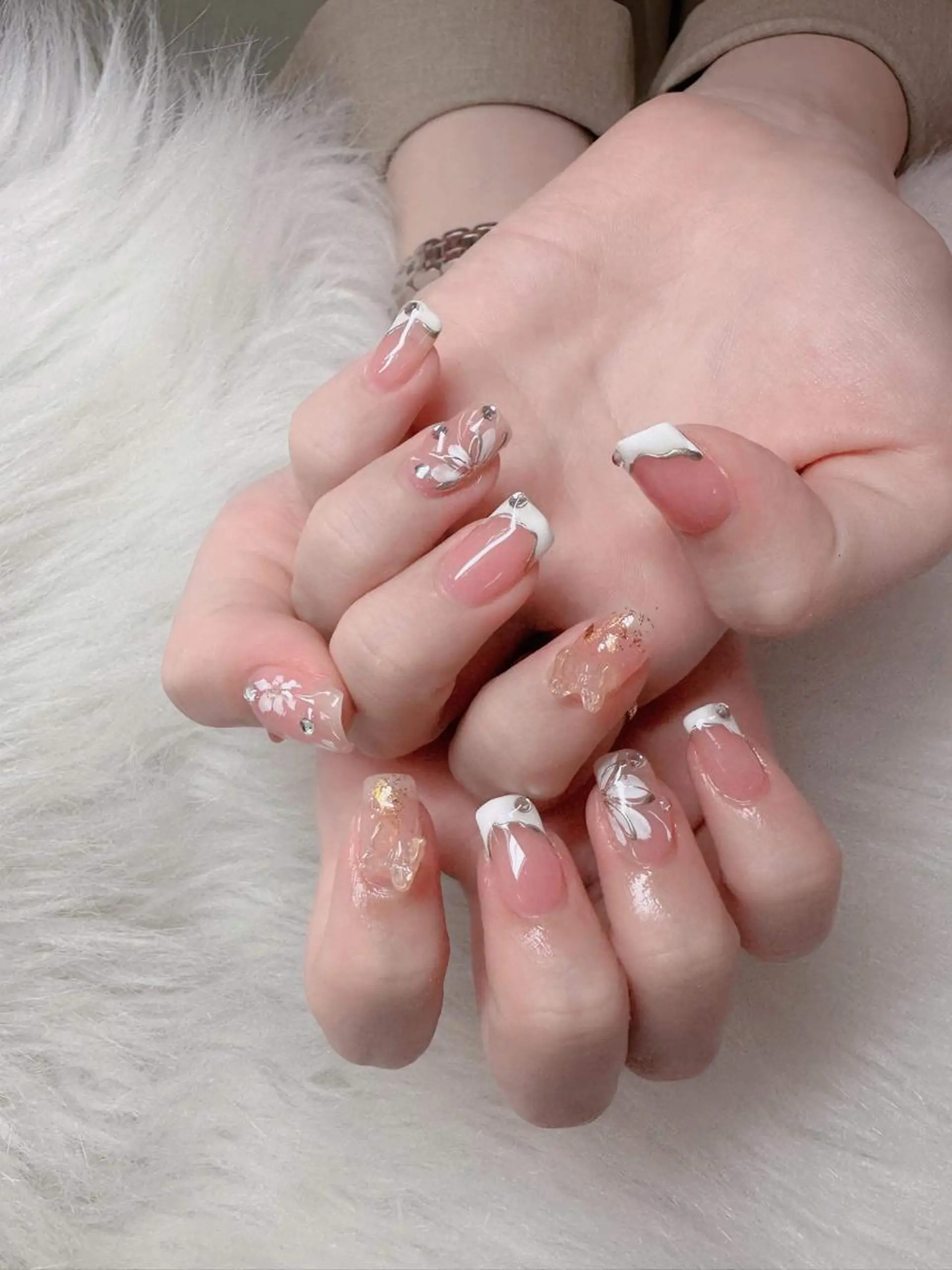 ネイル チークネイル フレンチネイル ジェルネイル 韓国ネイル マグネットネイル Anh 高田馬場のネイルデザイン