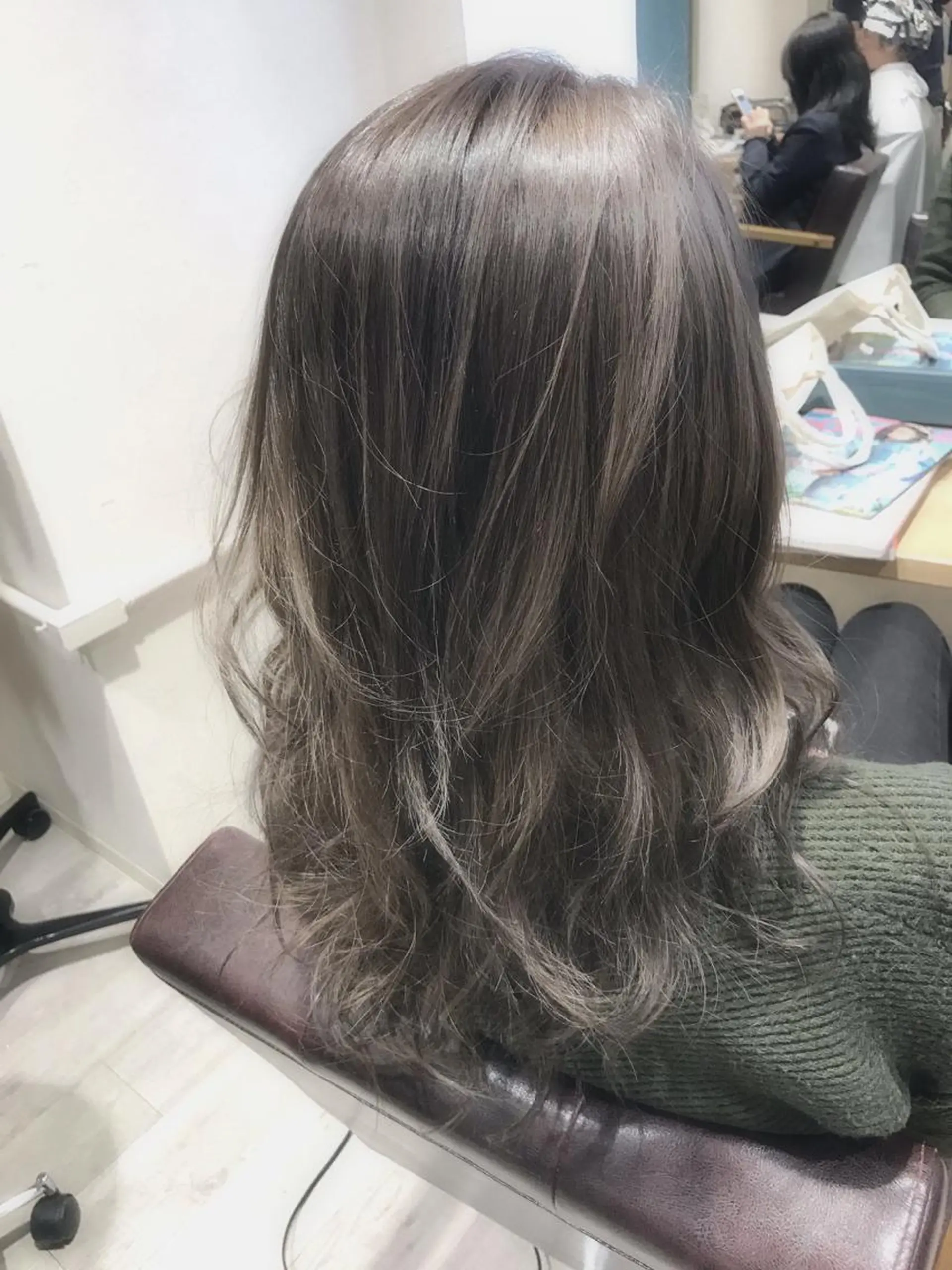 セミロング カラー パーマ ヘアアレンジ グラデーションカラー グレージュ ミルクティーグレージュ filo byFeria渋谷所属・縮毛矯正/美髪 髪質改善/石田幸輔のヘアスタイル