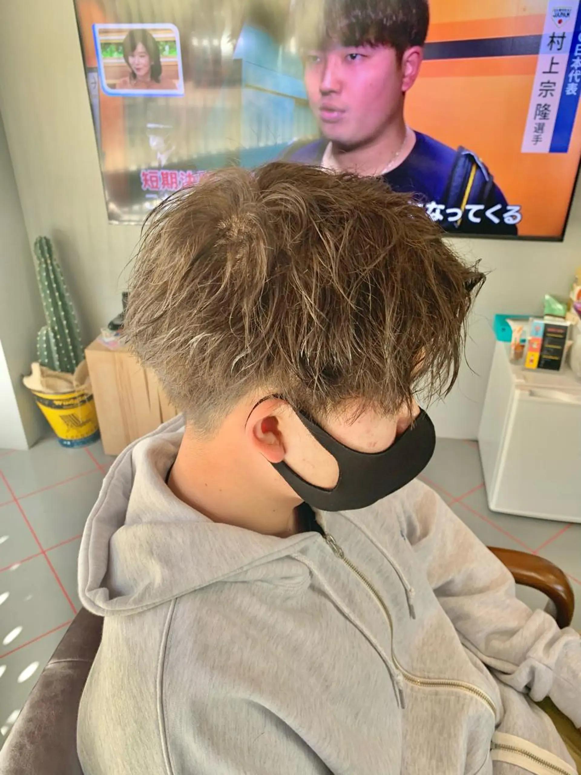 ショート カラー パーマ メンズ マッシュ ベージュカラー オリーブベージュ 【扱いやすいパーマ】 眞鍋拓己のヘアスタイル