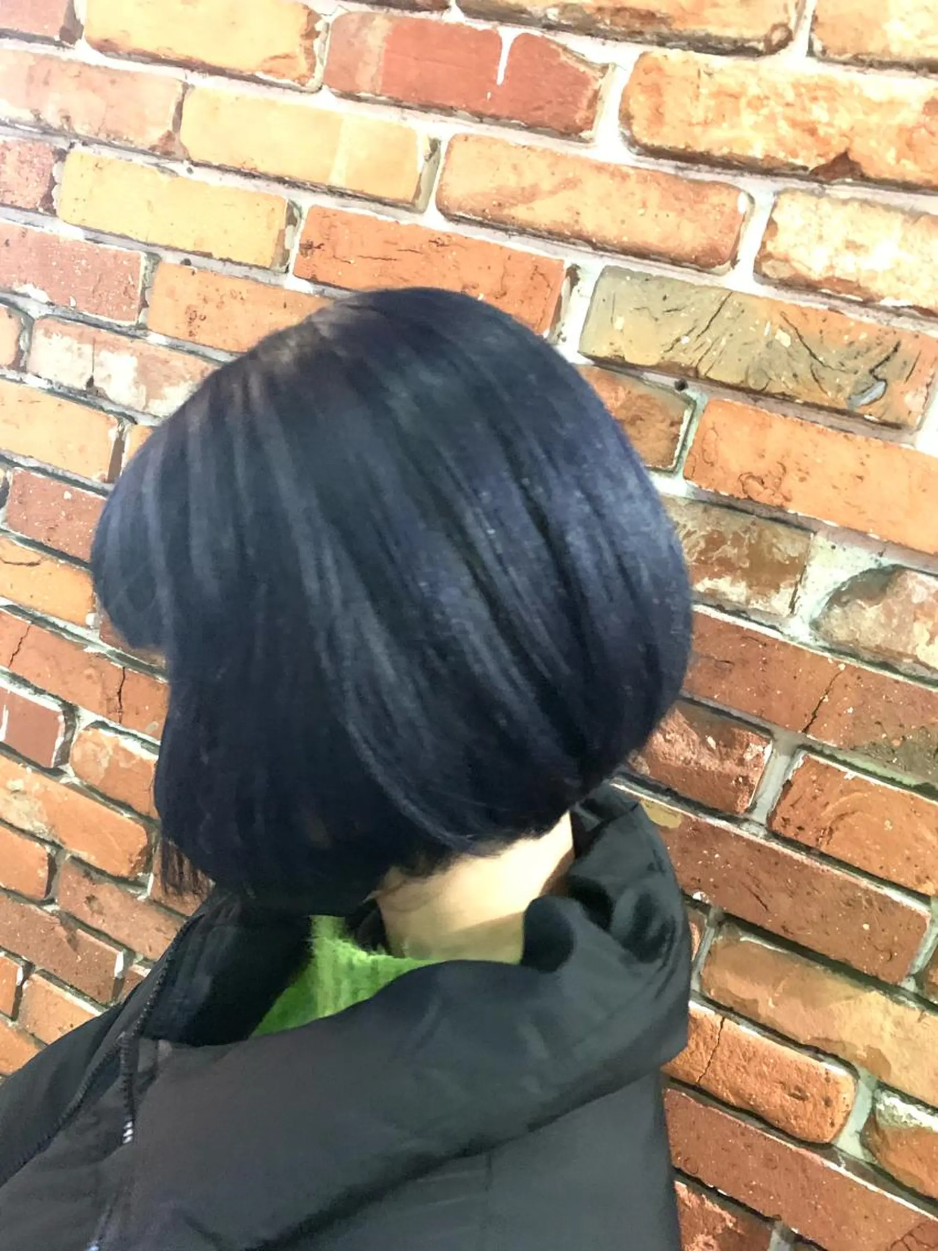 ショート カラー アッシュ ブリーチ ネイビーカラー Lagom なかだのヘアスタイル