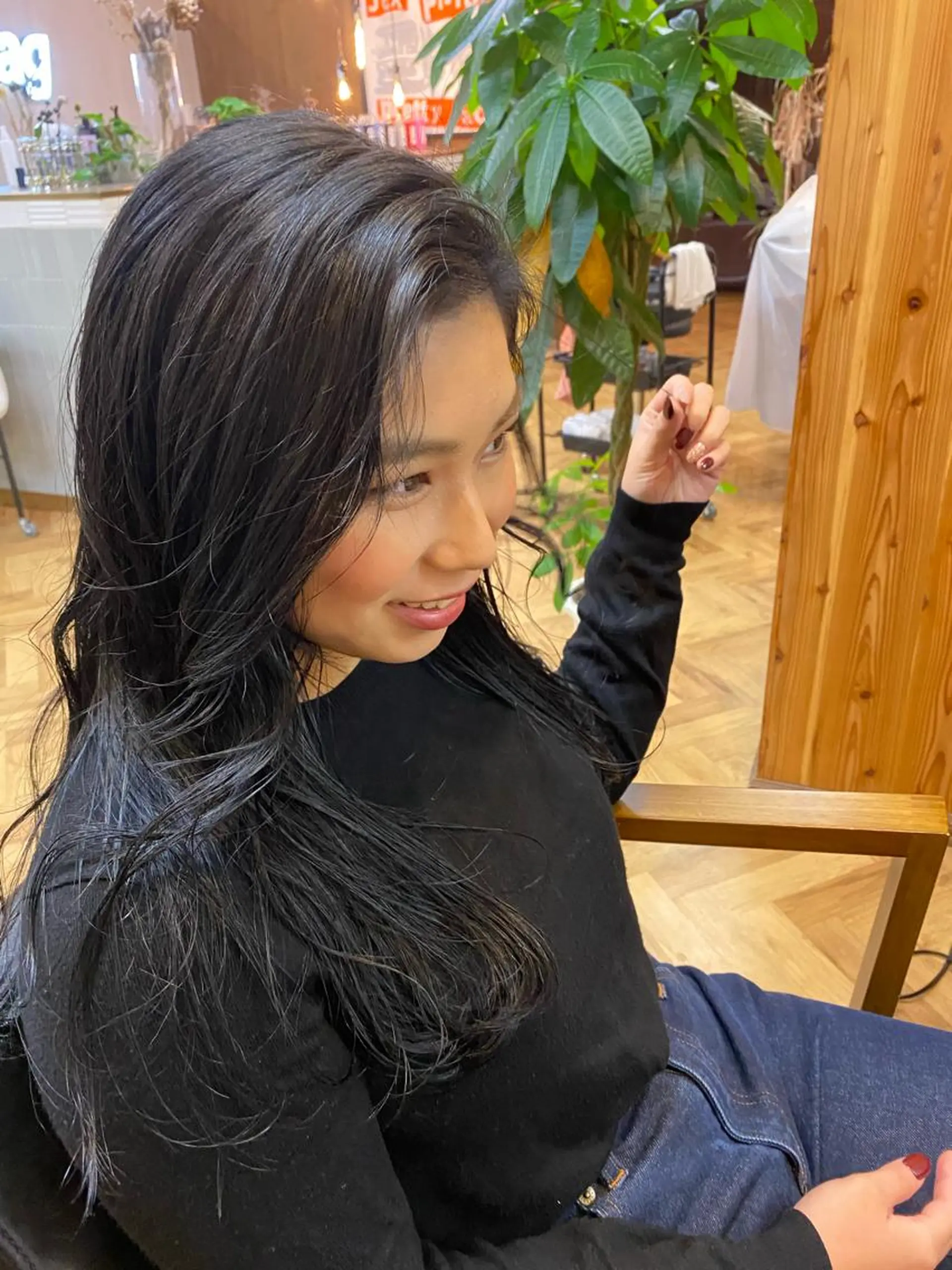 ロング カラー 黒髪 ブルーカラー ブルーブラック デザインカラー/ボブ ブリーチカラー/ユリのヘアスタイル