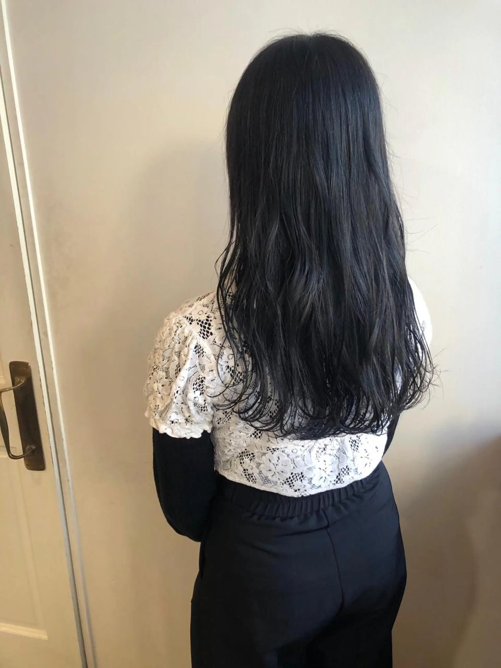 ロング カラー カット ヘアカラー トリートメント MIOベージュカラー 柔らかいカラーのヘアスタイル