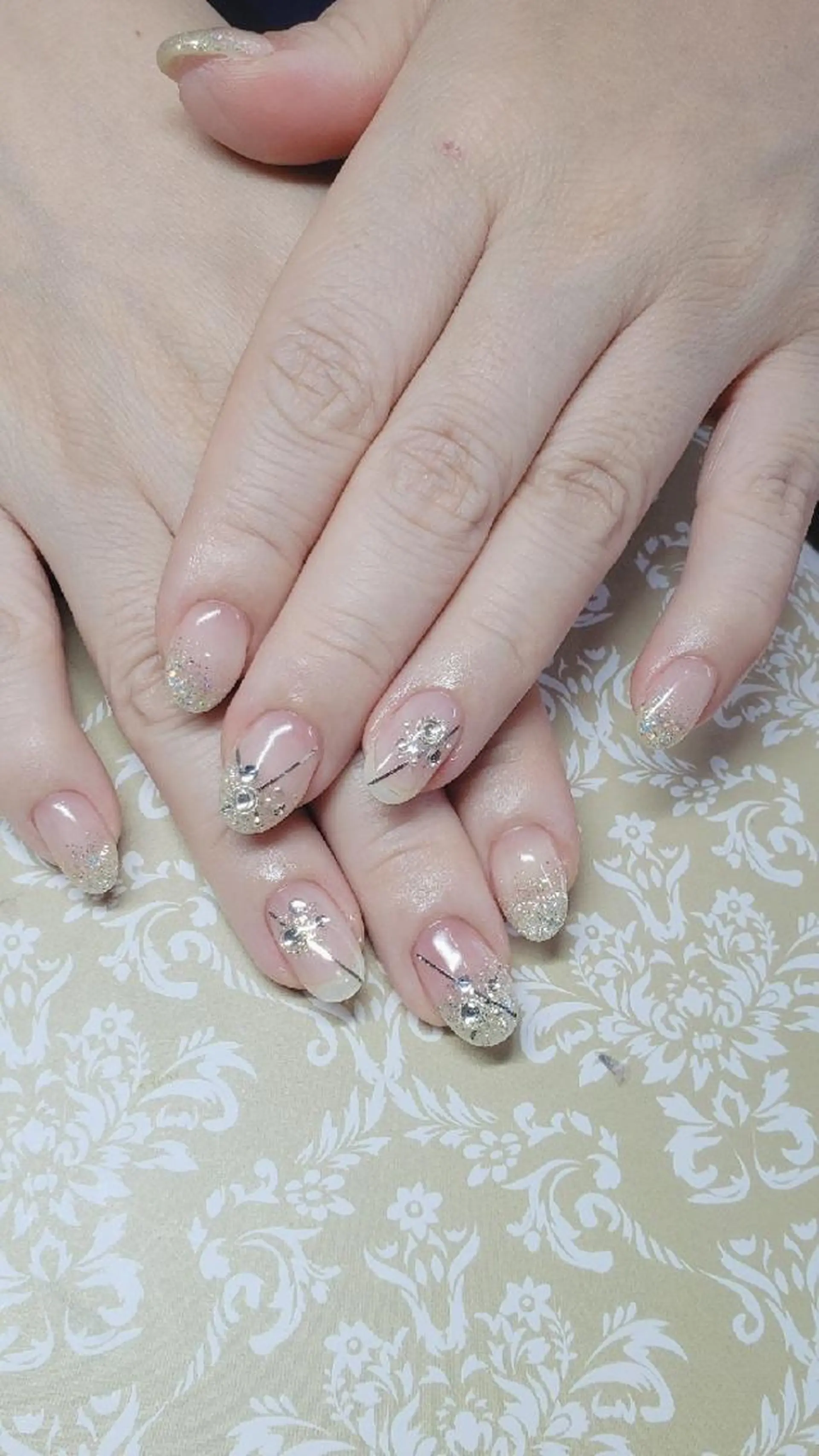 ネイル クリアネイル ビジュード ネイルのネイルデザイン