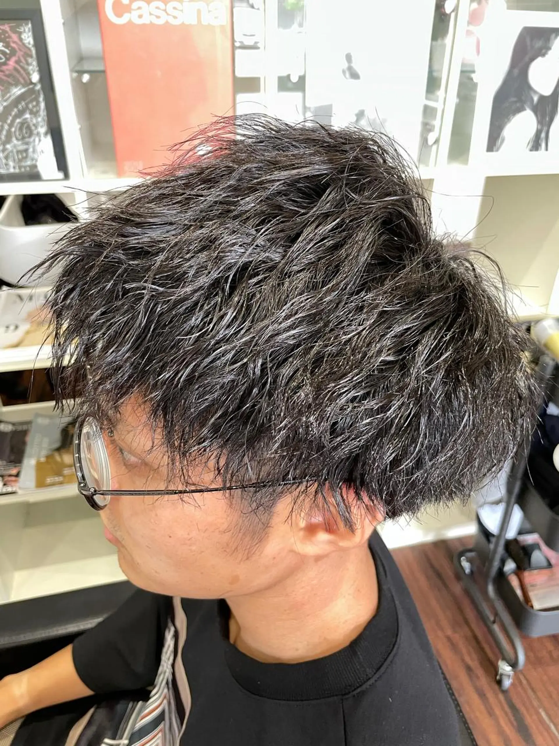 ショート パーマ メンズ メンズブリーチ フェードカット メンズハイライト メンズインナーカラー マッシュ シンヤヘアーズ 泉大津本店のヘアスタイル