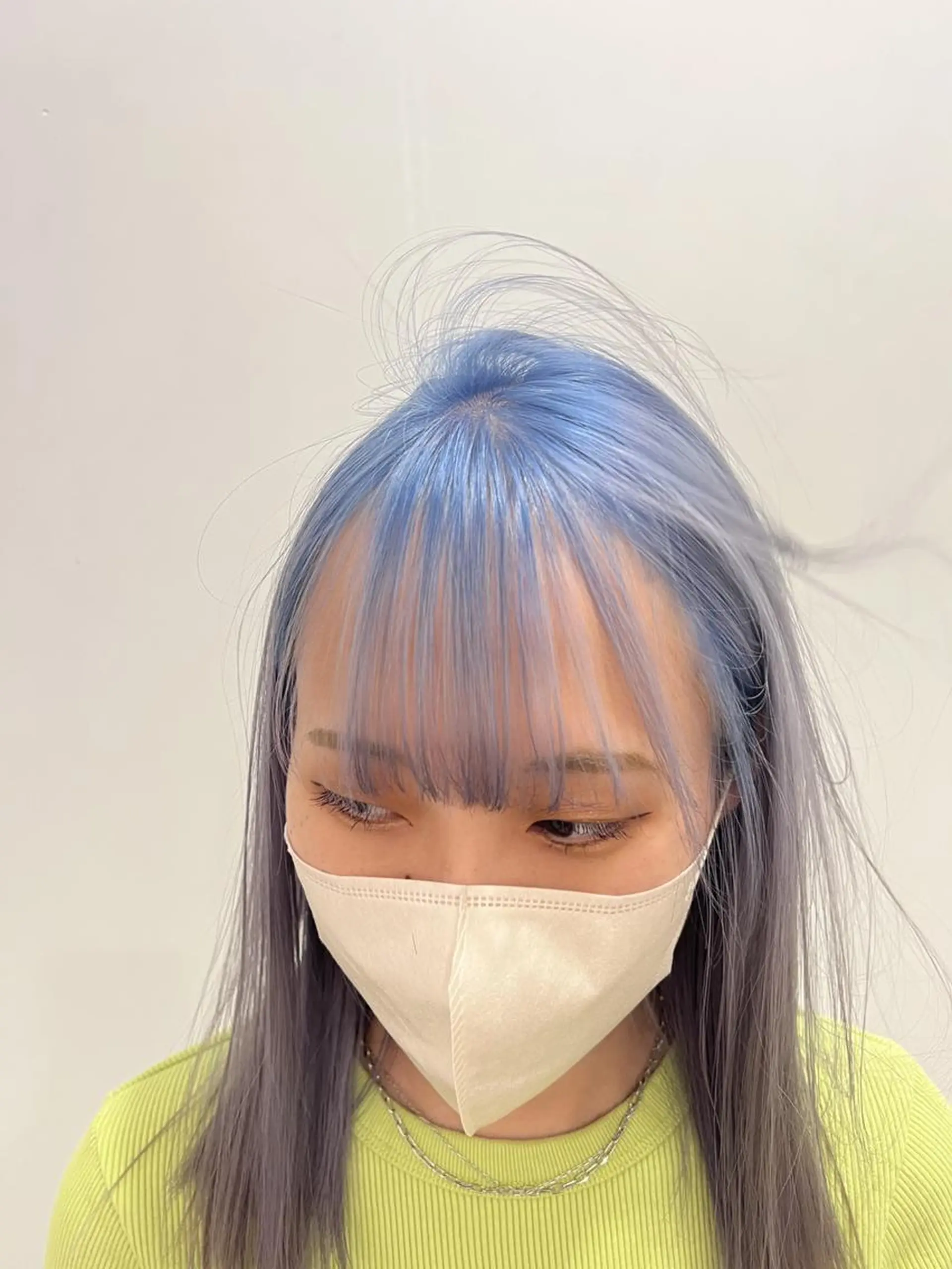 セミロング カラー ブルーカラー デザインカラー グラデーションカラー ラベンダーカラー ヘアカラー ブリーチカラーが人気 onnuのヘアスタイル