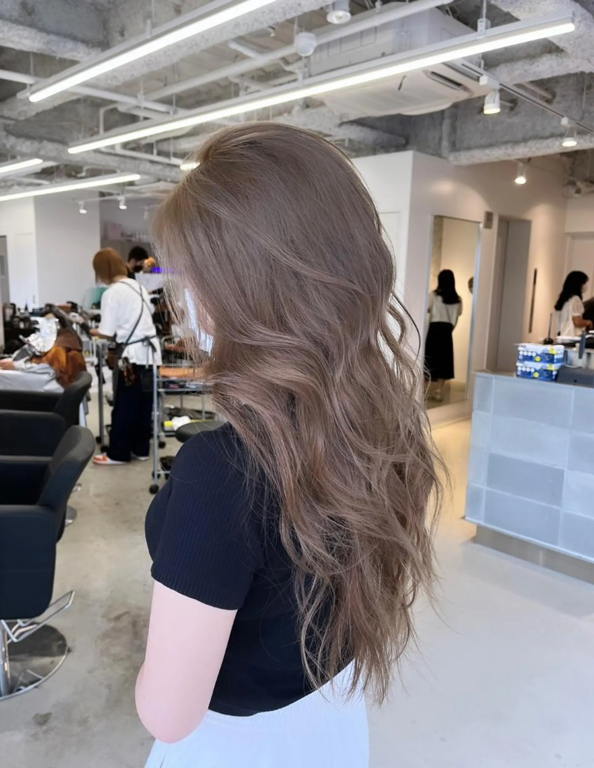 ロング karin🪩海外風 バタフライカットのヘアスタイル