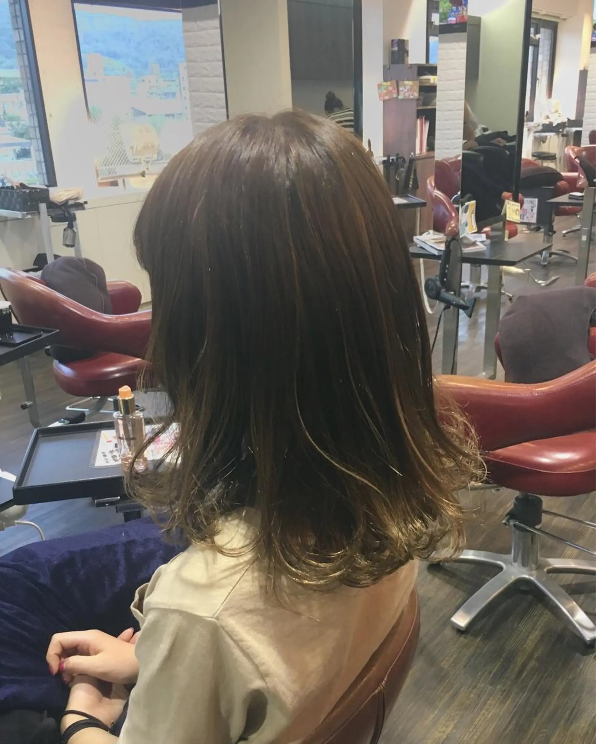 セミロング カラー ハイライトカラー ハイライト 🌿‬ ܸAir 透明感🌱西村知佳のヘアスタイル