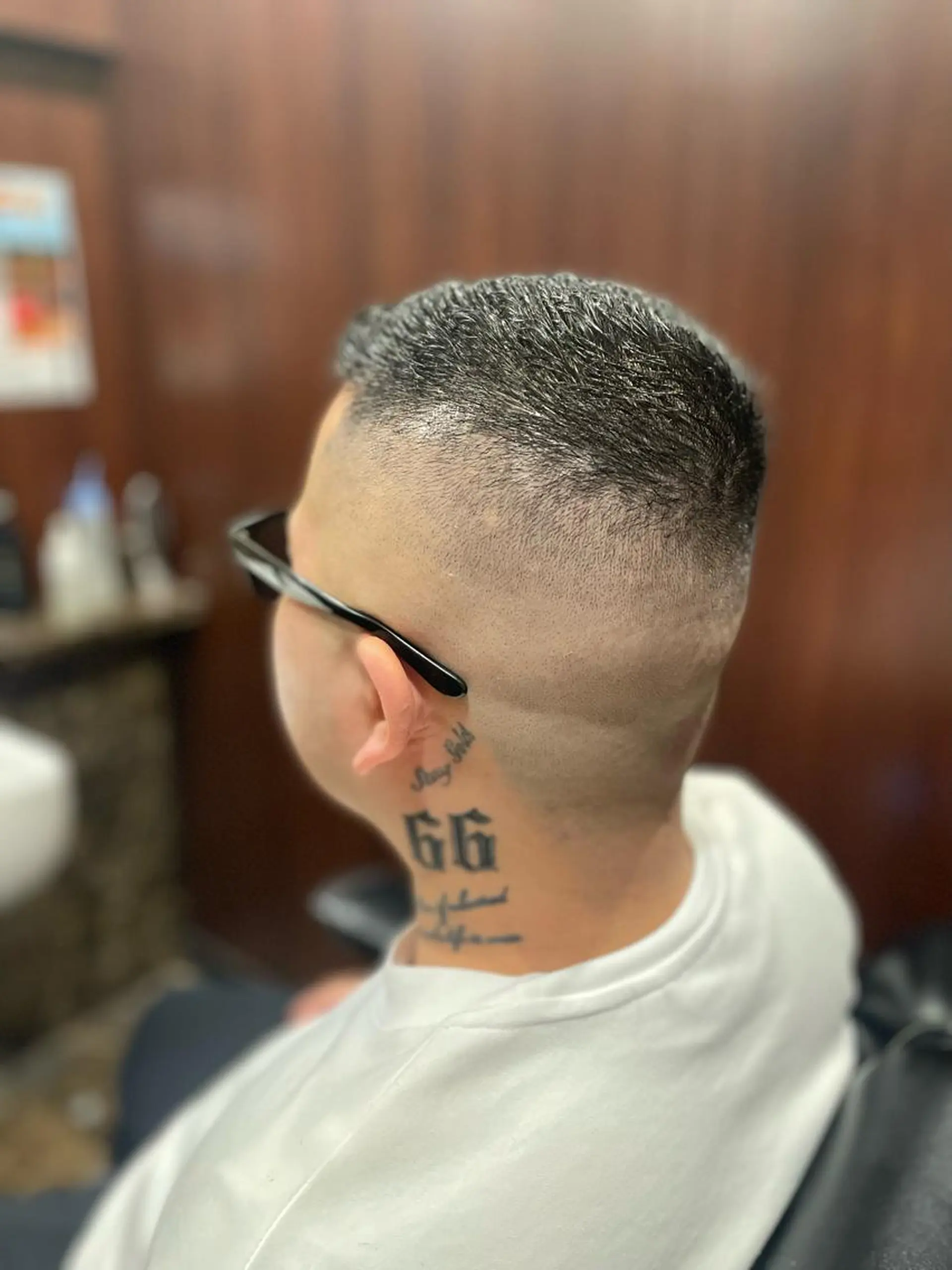 ショート メンズ 海老原 コウのヘアスタイル